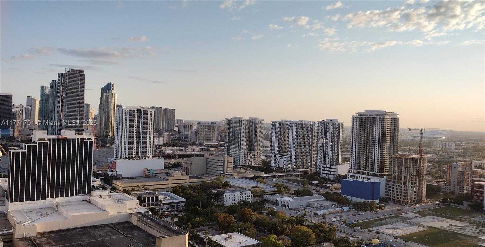 Small Image of 1900 NORTH BAYSHORE DR #3511, Miami Number 4