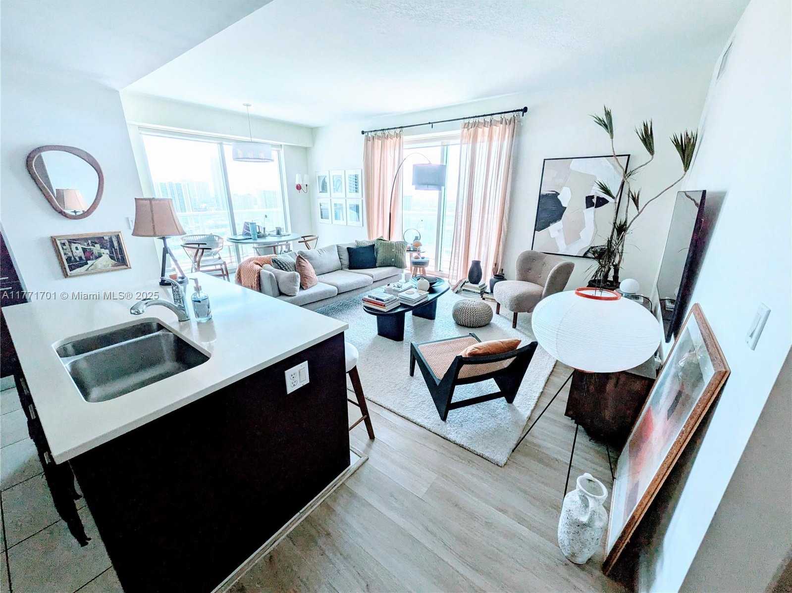 Small Image of 1900 NORTH BAYSHORE DR #3511, Miami Number 48