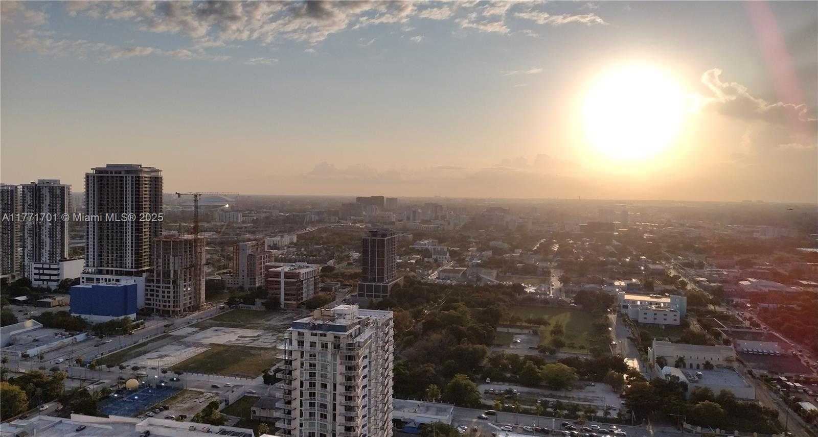 Small Image of 1900 NORTH BAYSHORE DR #3511, Miami Number 5