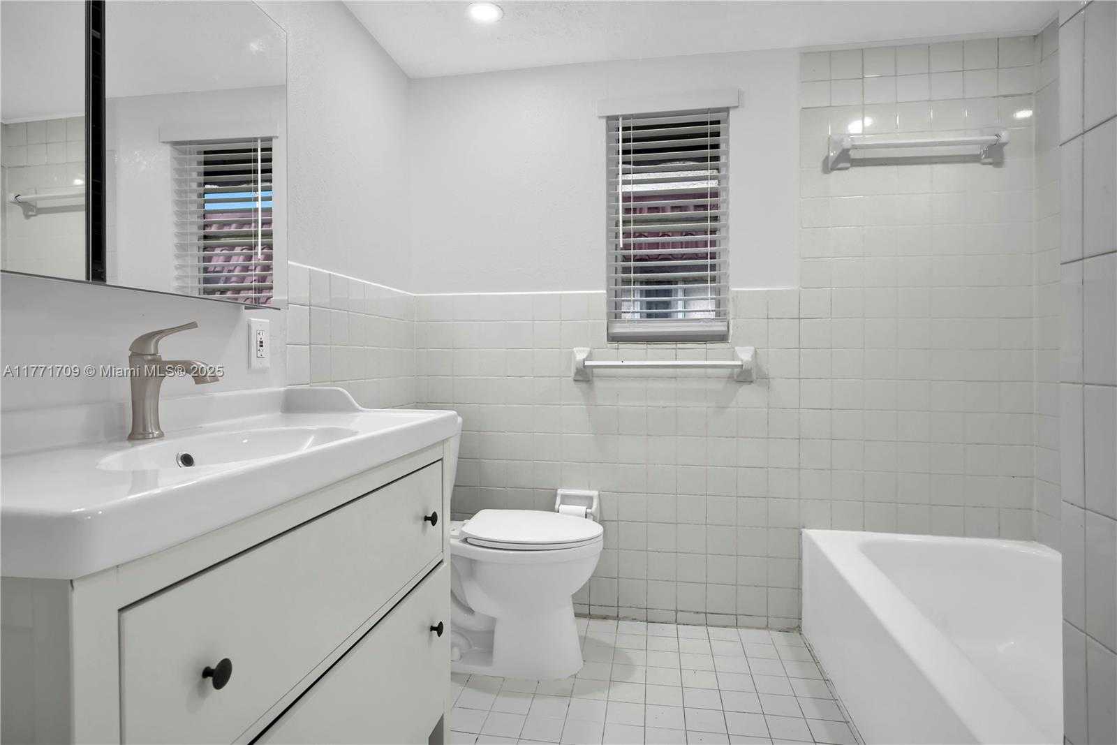 Small Image of 6711 NORTH KENDALL DR #510, Pinecrest Number 14