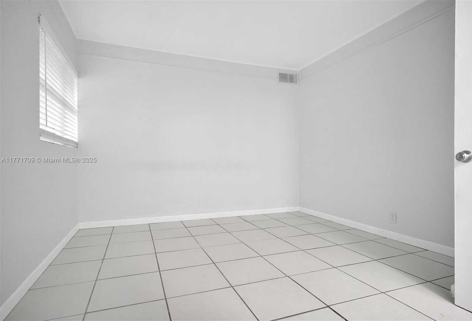 Small Image of 6711 NORTH KENDALL DR #510, Pinecrest Number 15