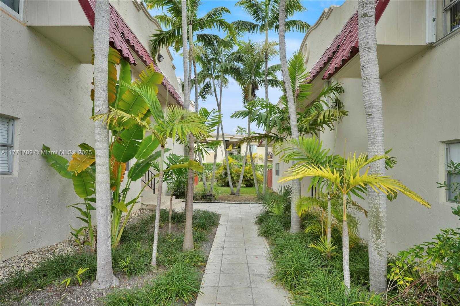 Small Image of 6711 NORTH KENDALL DR #510, Pinecrest Number 19