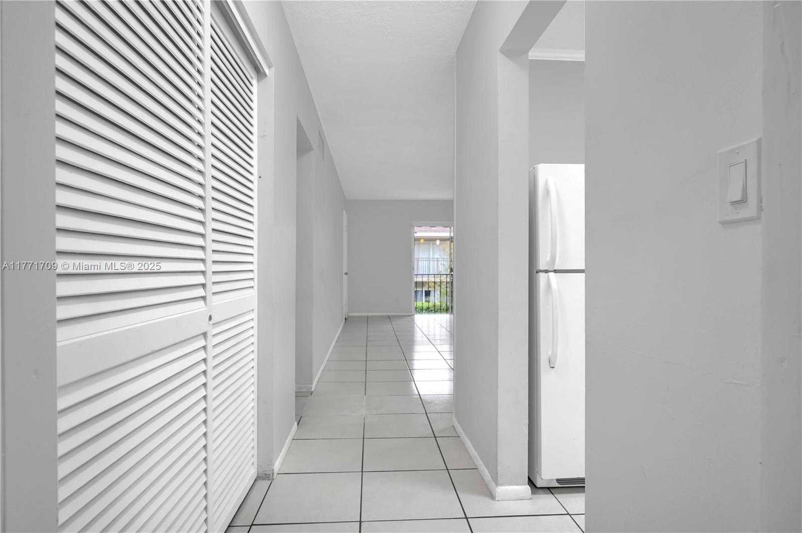 Small Image of 6711 NORTH KENDALL DR #510, Pinecrest Number 3