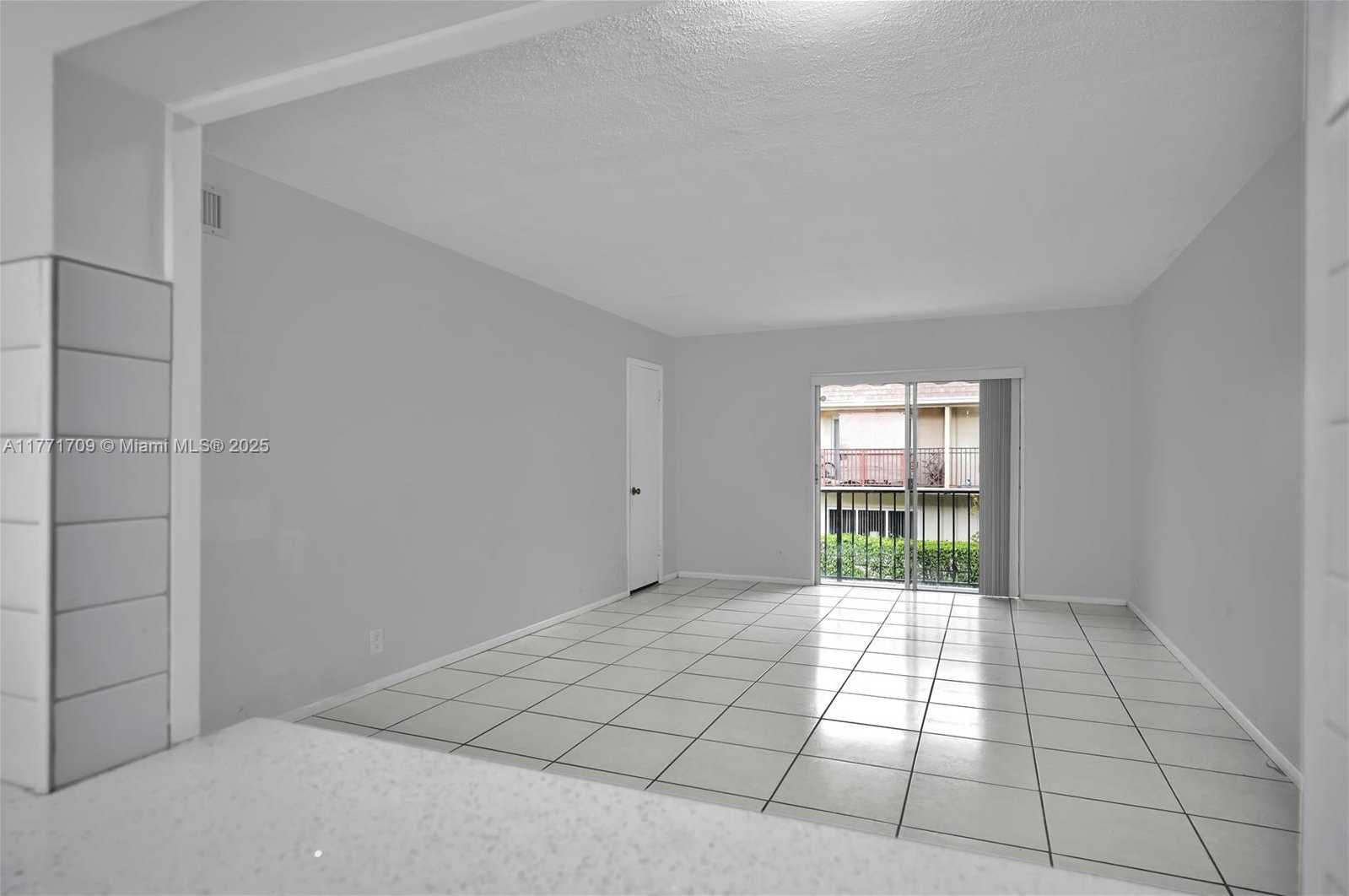 Small Image of 6711 NORTH KENDALL DR #510, Pinecrest Number 5