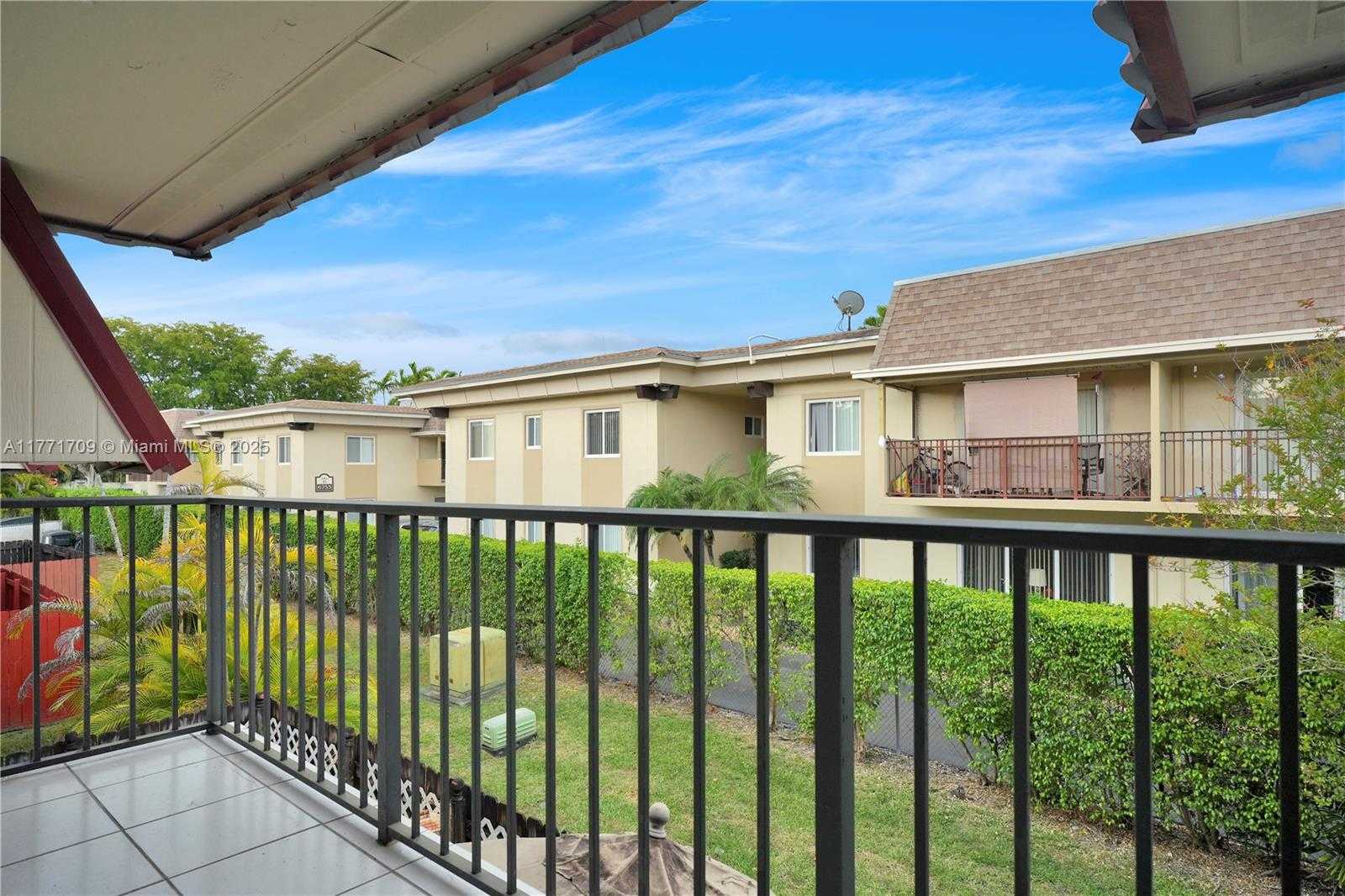 Small Image of 6711 NORTH KENDALL DR #510, Pinecrest Number 7