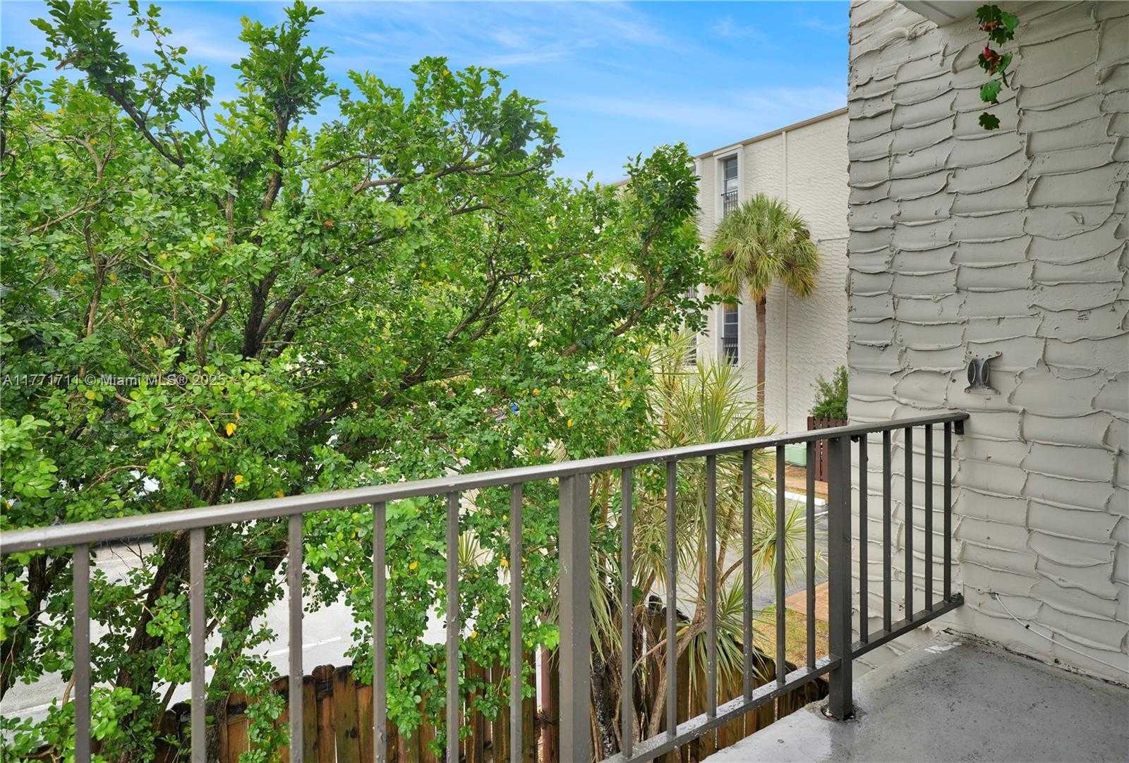 Small Image of 6886 NORTH KENDALL DR #D208, Pinecrest Number 14