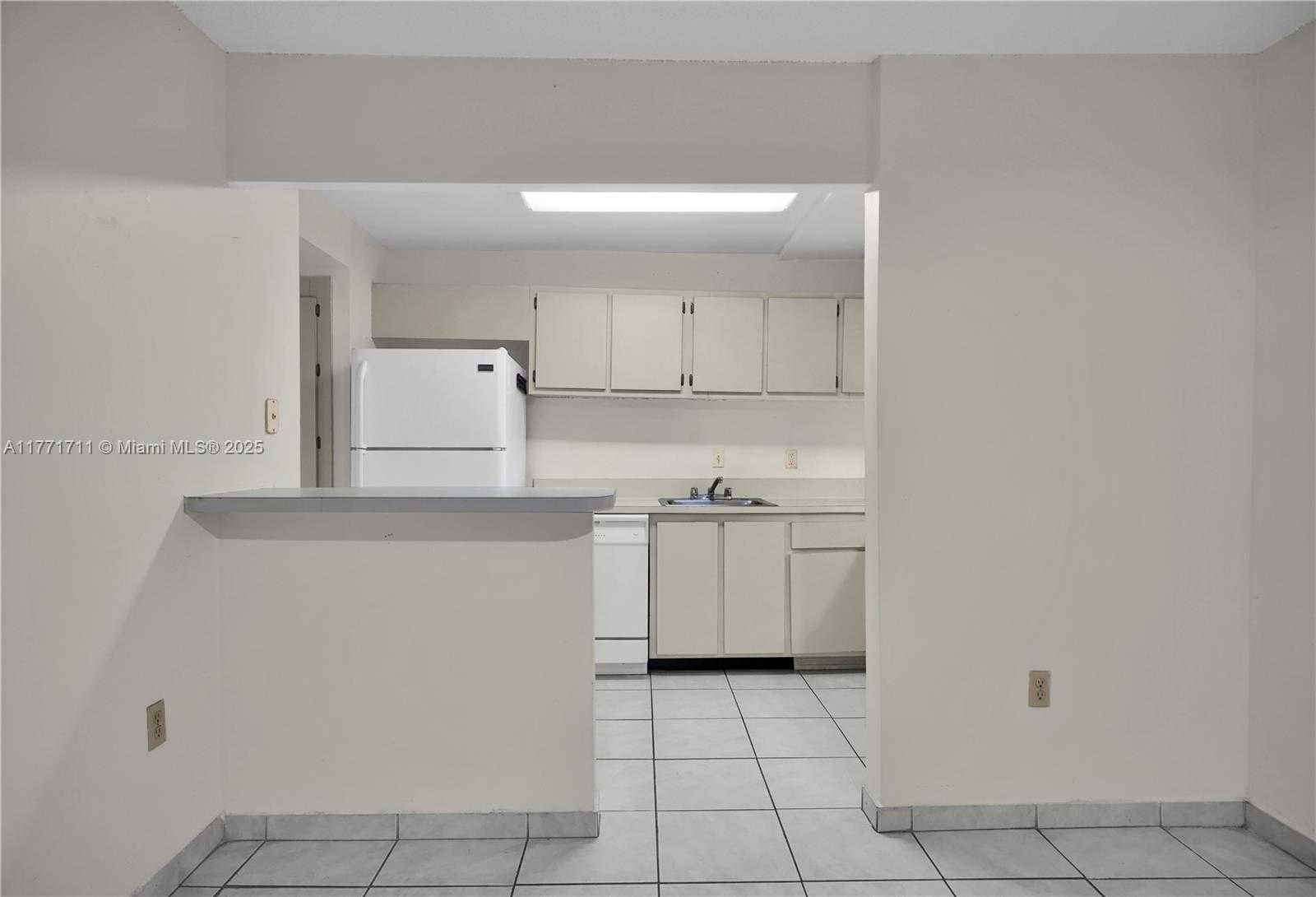 Small Image of 6886 NORTH KENDALL DR #D208, Pinecrest Number 2