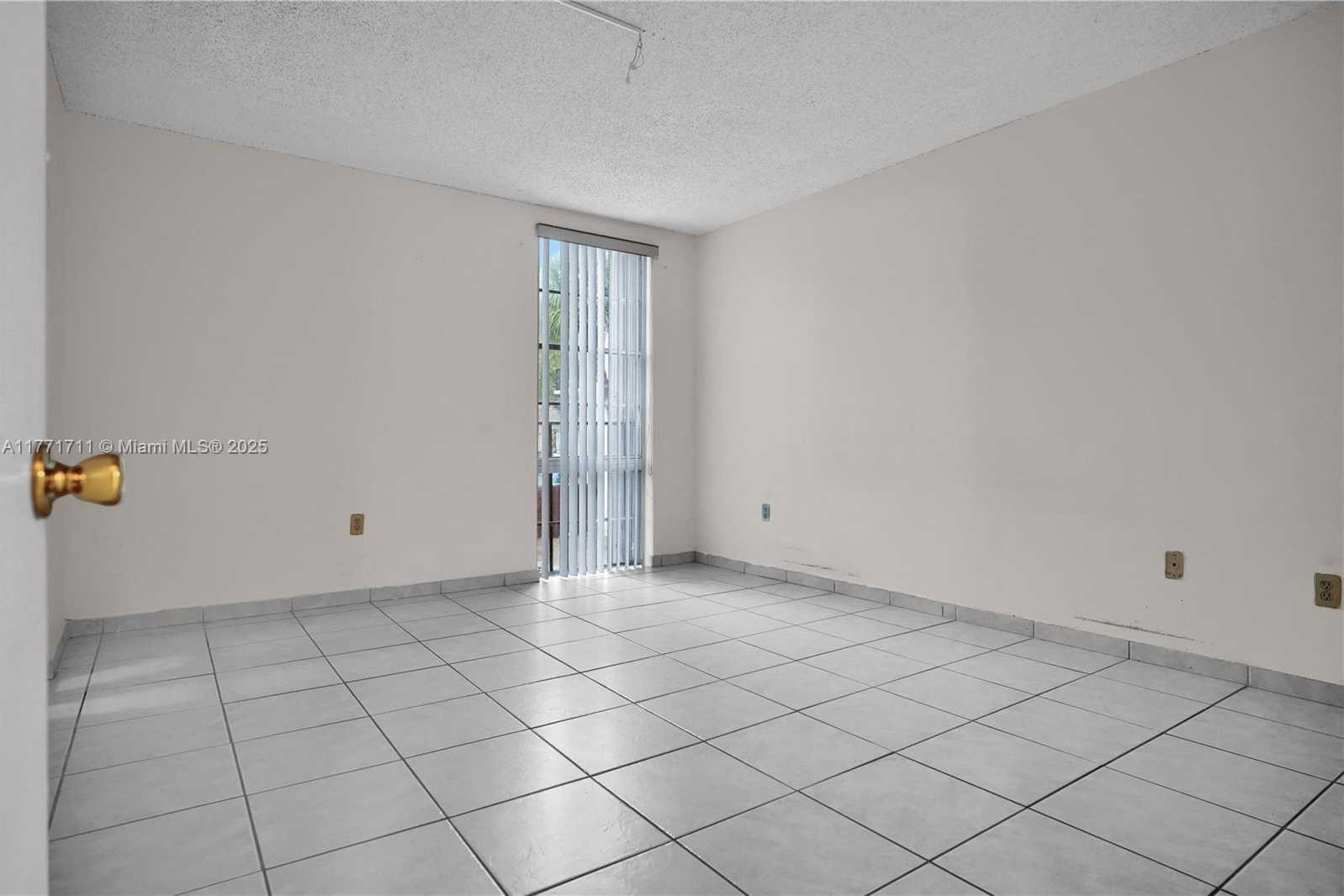 Small Image of 6886 NORTH KENDALL DR #D208, Pinecrest Number 9