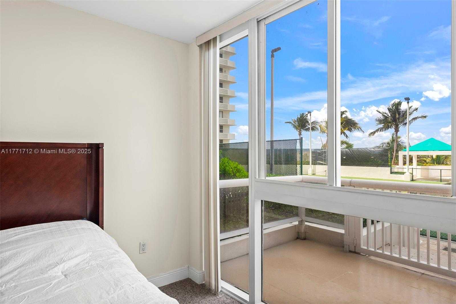Small Image of 4775 COLLINS AVE #507, Miami Beach Number 15