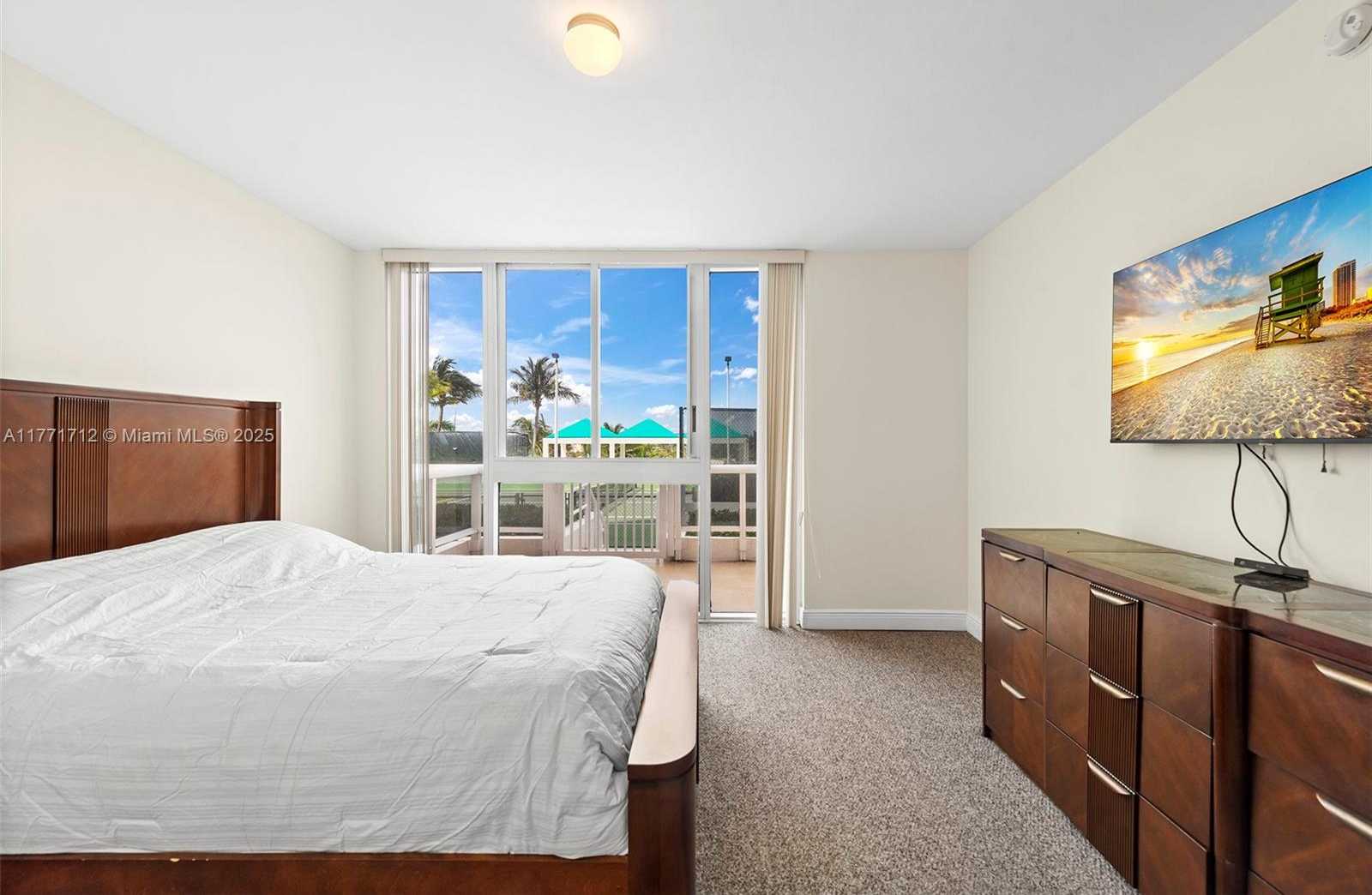 Small Image of 4775 COLLINS AVE #507, Miami Beach Number 17