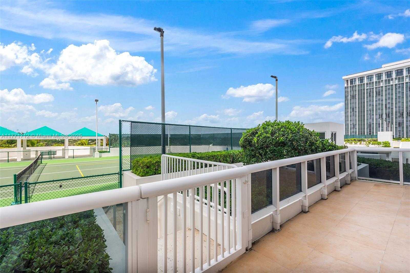 Small Image of 4775 COLLINS AVE #507, Miami Beach Number 2