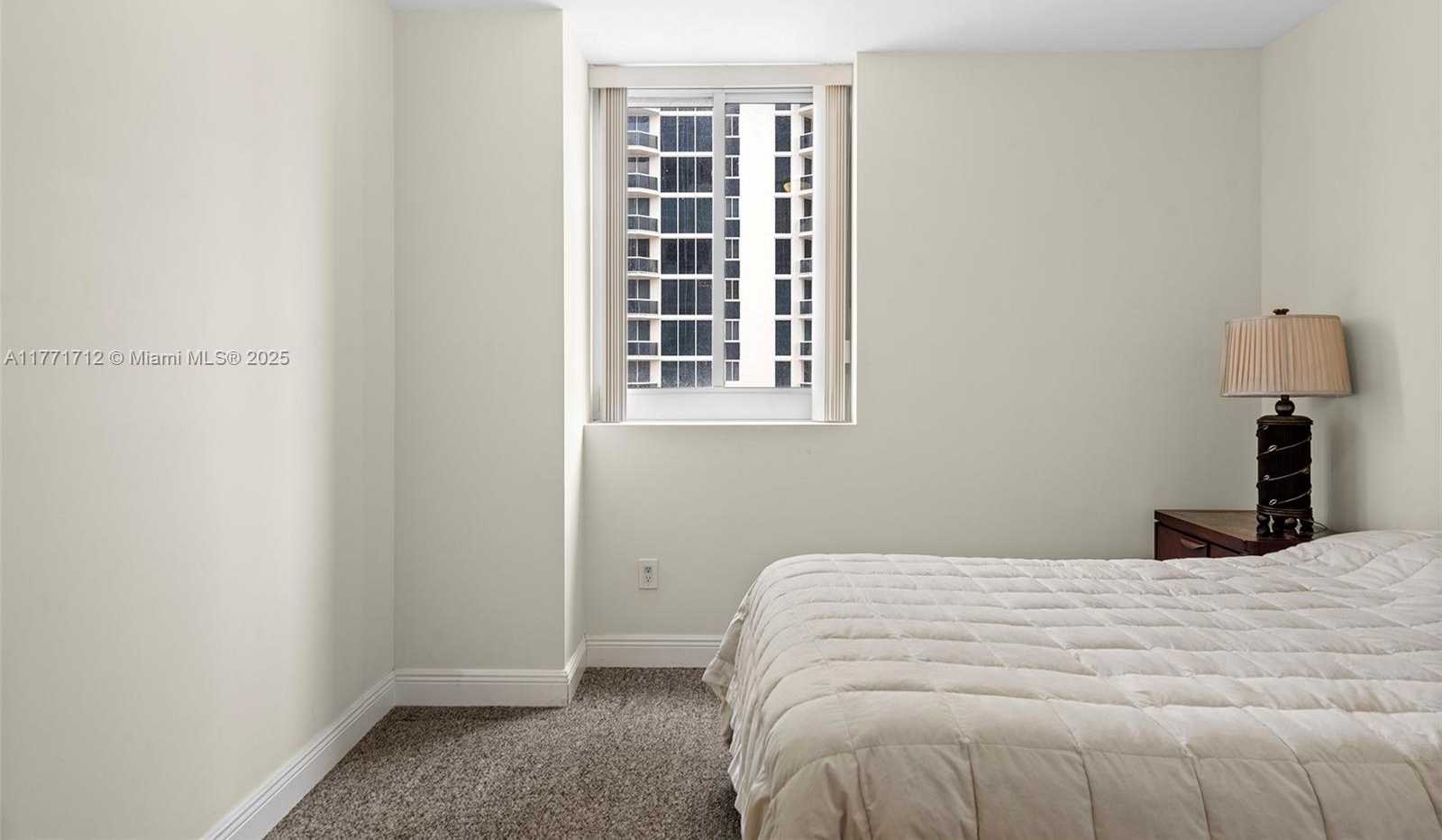 Small Image of 4775 COLLINS AVE #507, Miami Beach Number 21