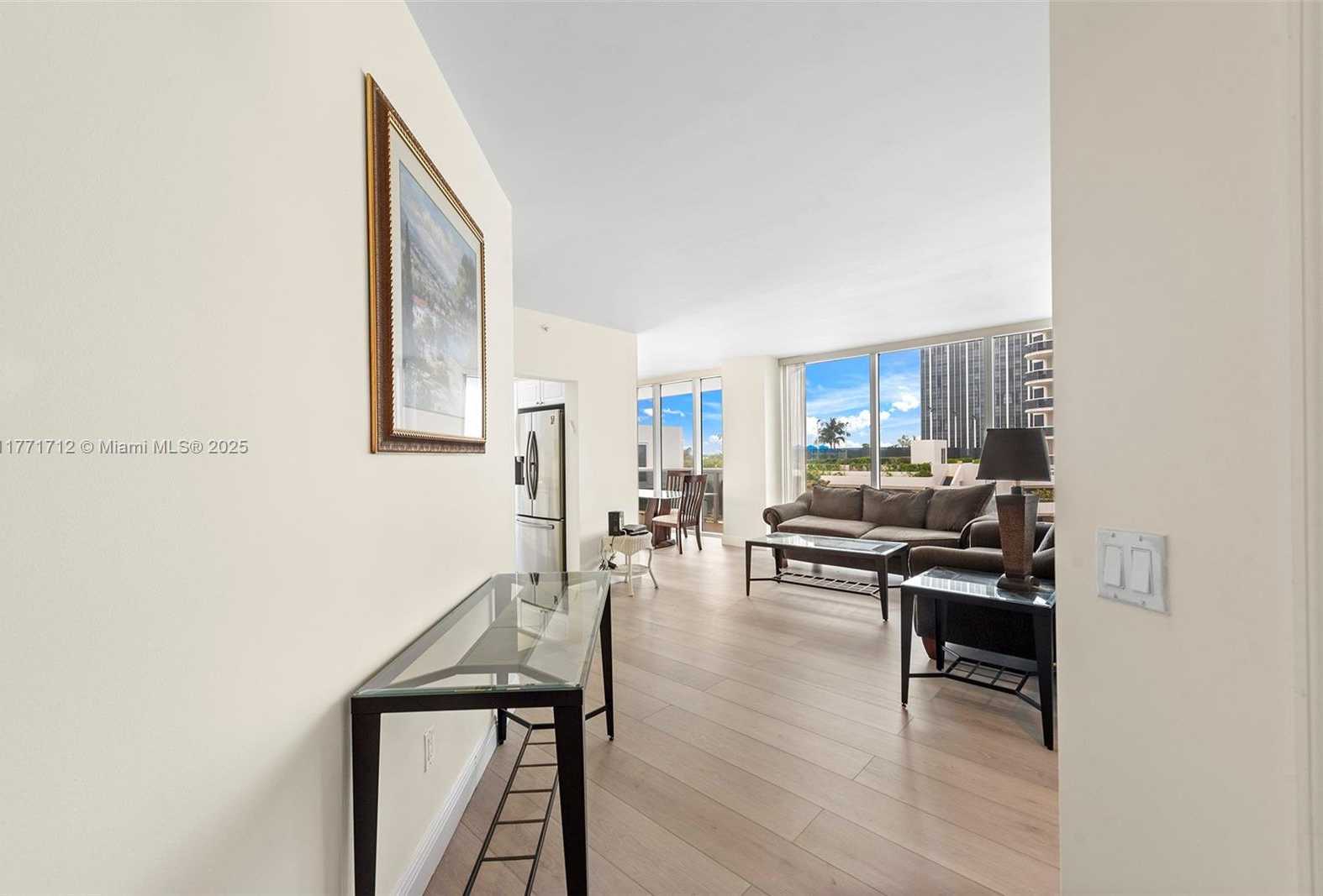 Small Image of 4775 COLLINS AVE #507, Miami Beach Number 6