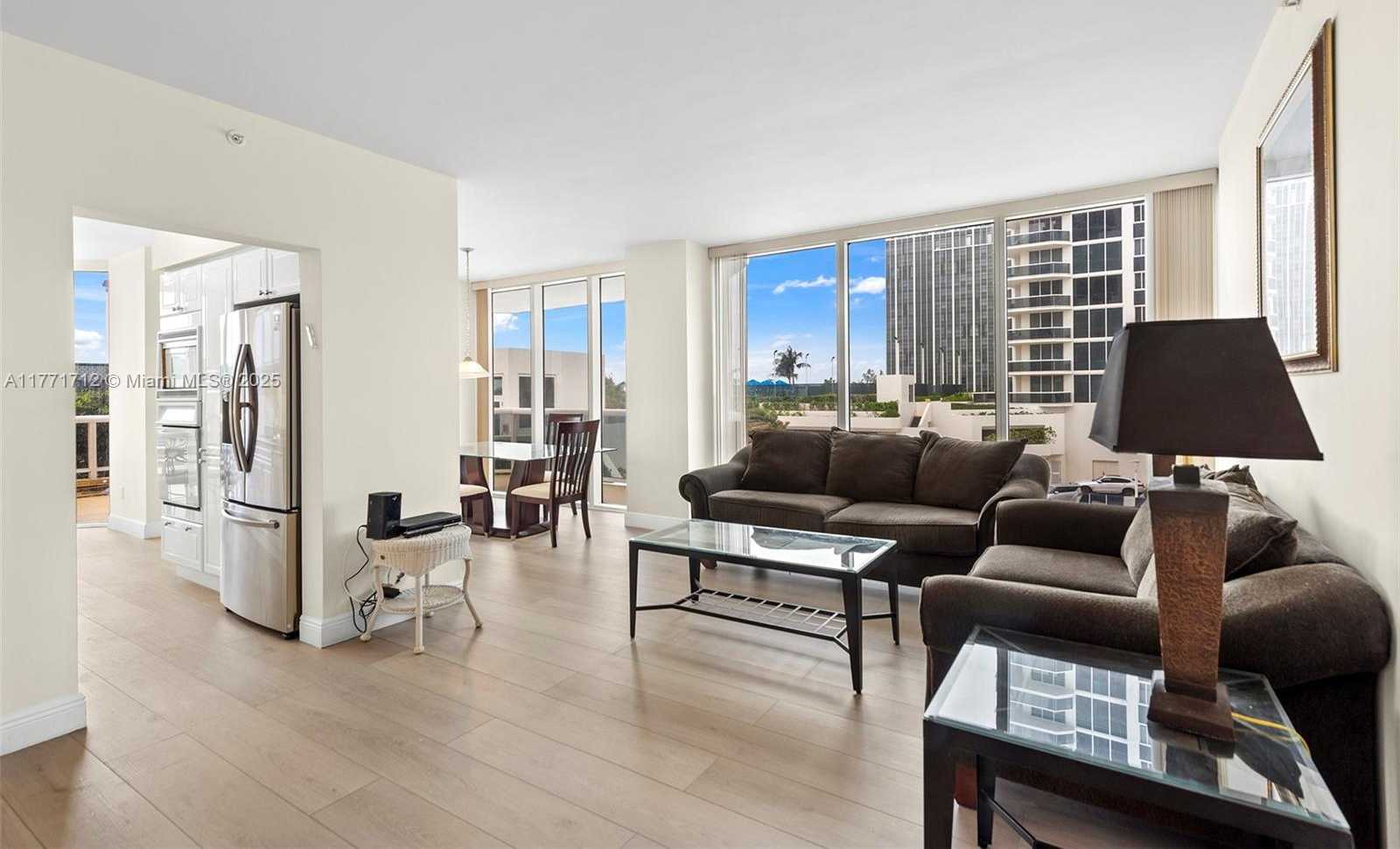 Small Image of 4775 COLLINS AVE #507, Miami Beach Number 7
