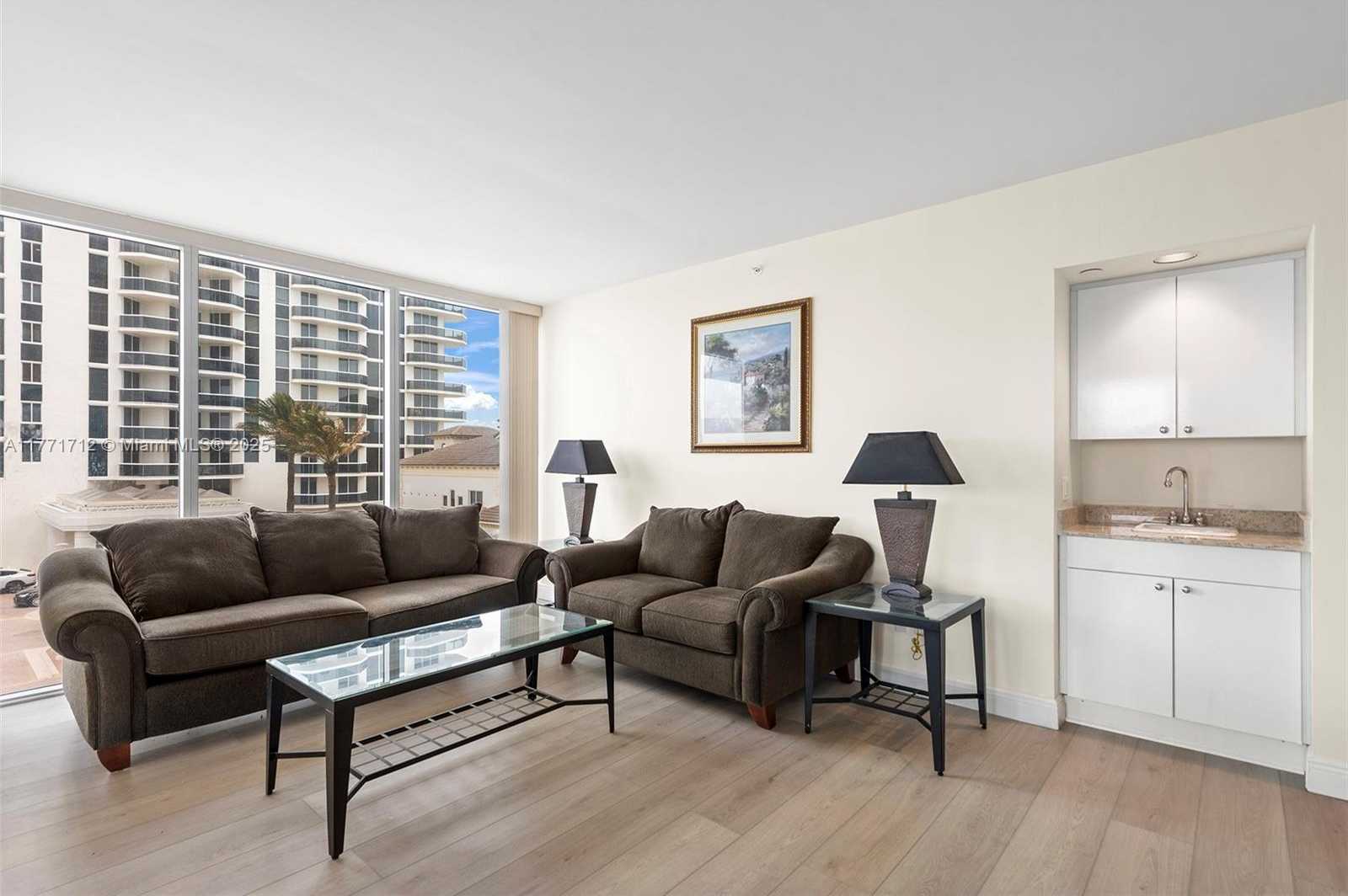 Small Image of 4775 COLLINS AVE #507, Miami Beach Number 8