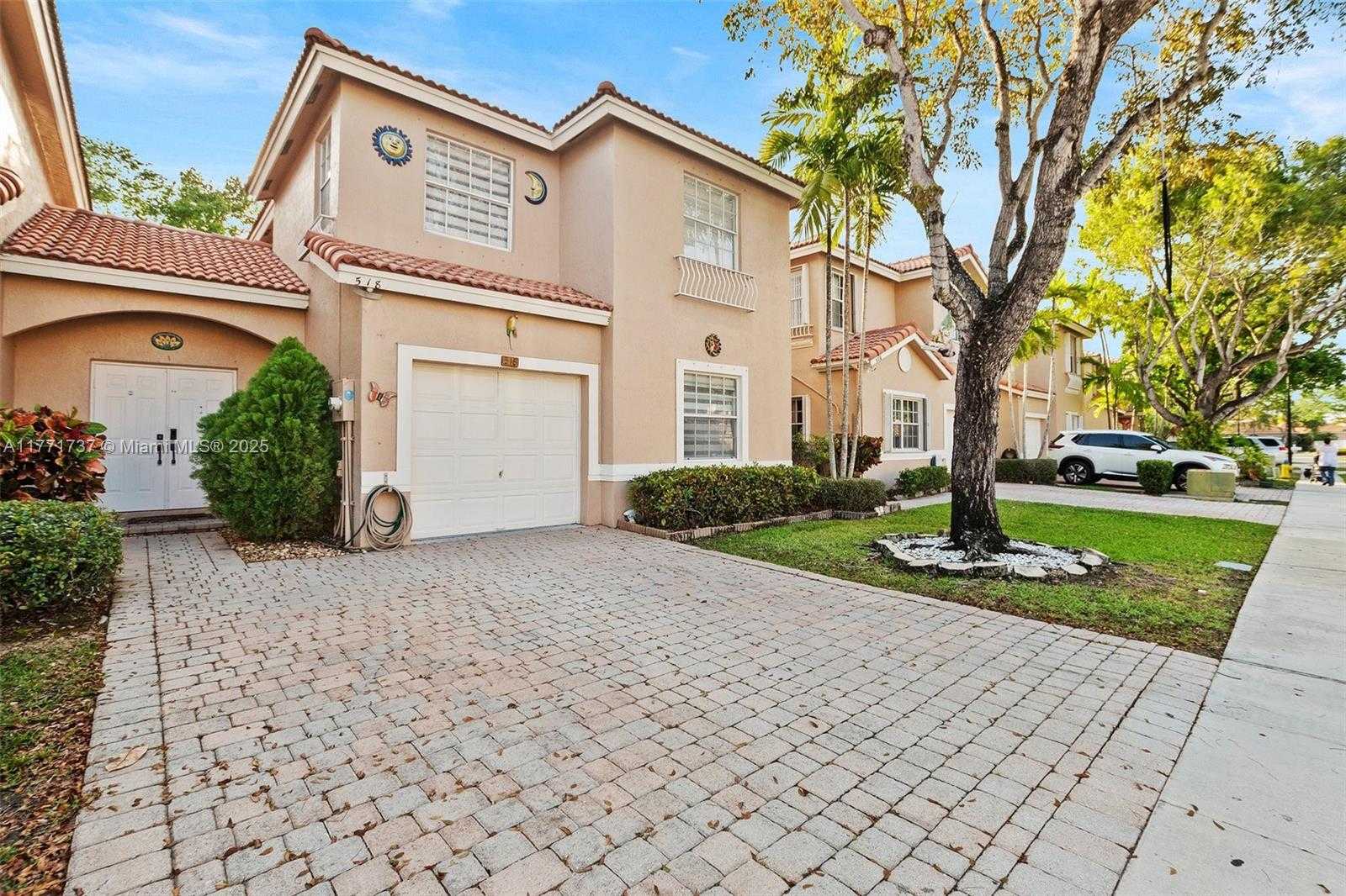Small Image of 518 NORTH WEST 130TH WAY, Pembroke Pines Number 2