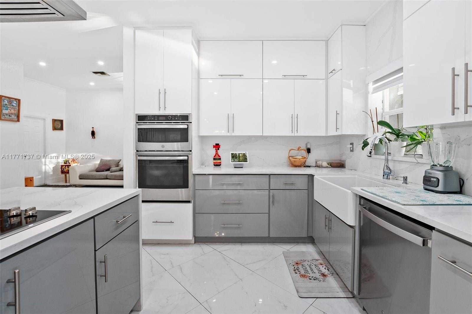 Small Image of 518 NORTH WEST 130TH WAY, Pembroke Pines Number 7