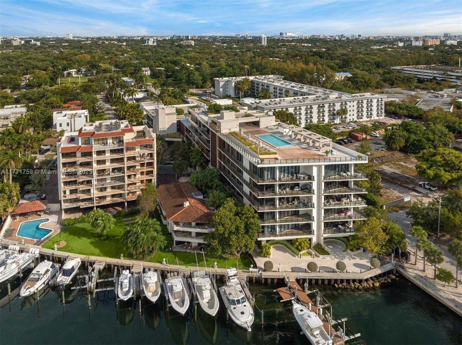 Small Image of 3581 EAST GLENCOE ST #302, Miami Number 11