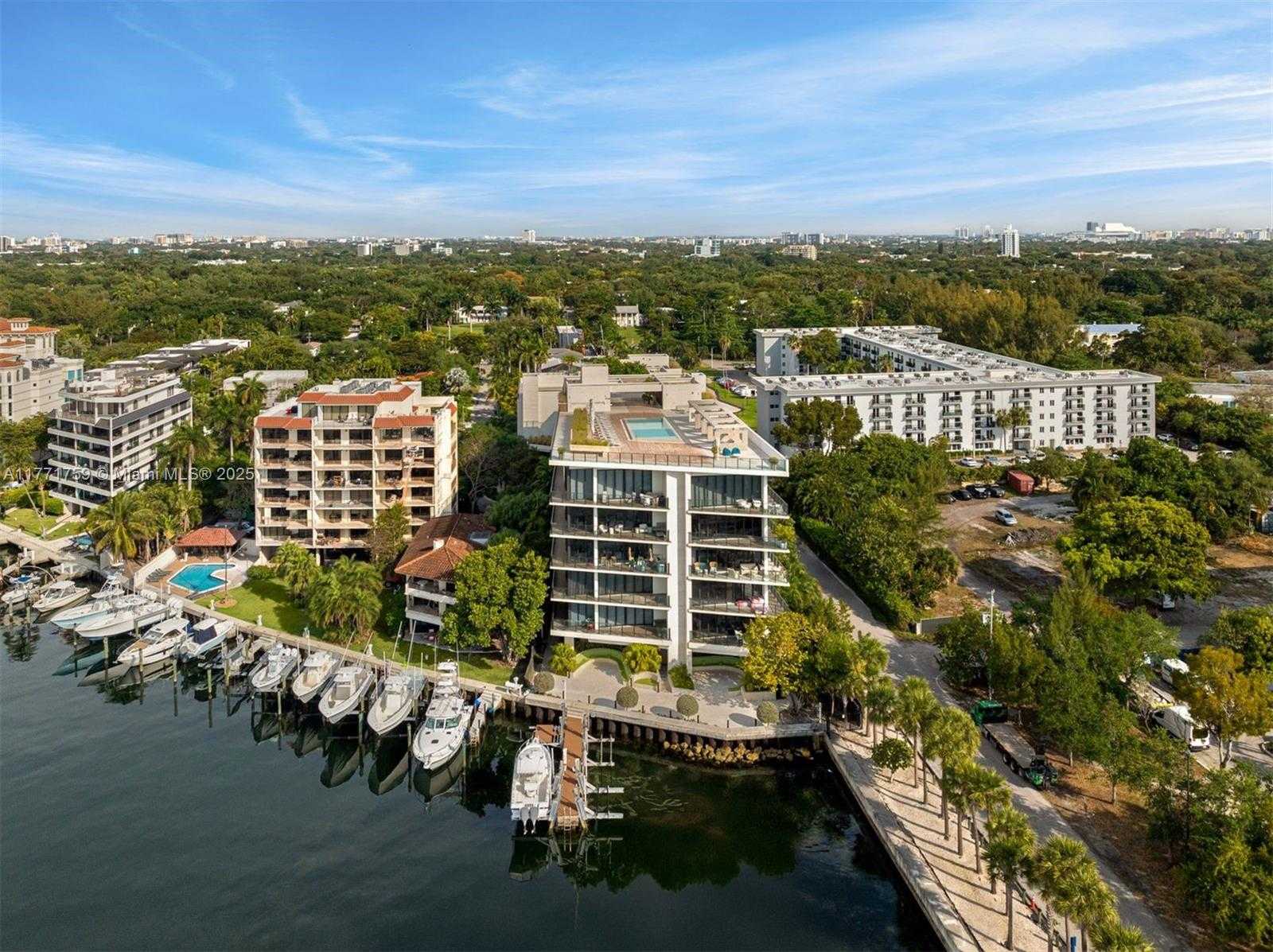 Small Image of 3581 EAST GLENCOE ST #302, Miami Number 12