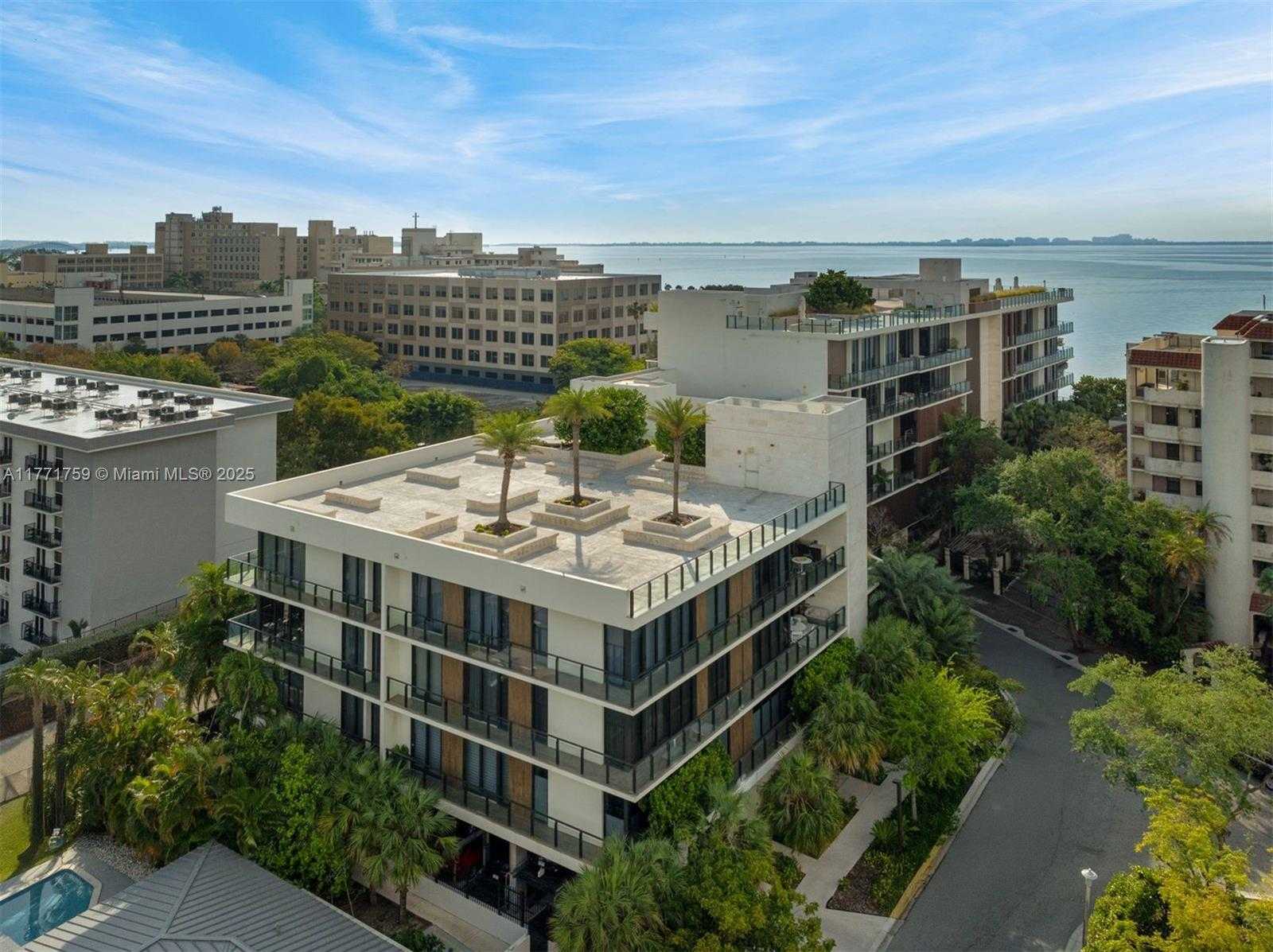 Small Image of 3581 EAST GLENCOE ST #302, Miami Number 14