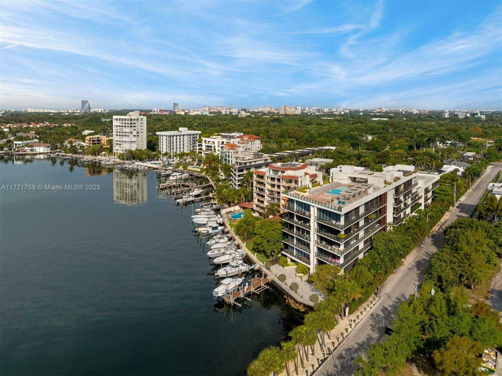 Small Image of 3581 EAST GLENCOE ST #302, Miami Number 16