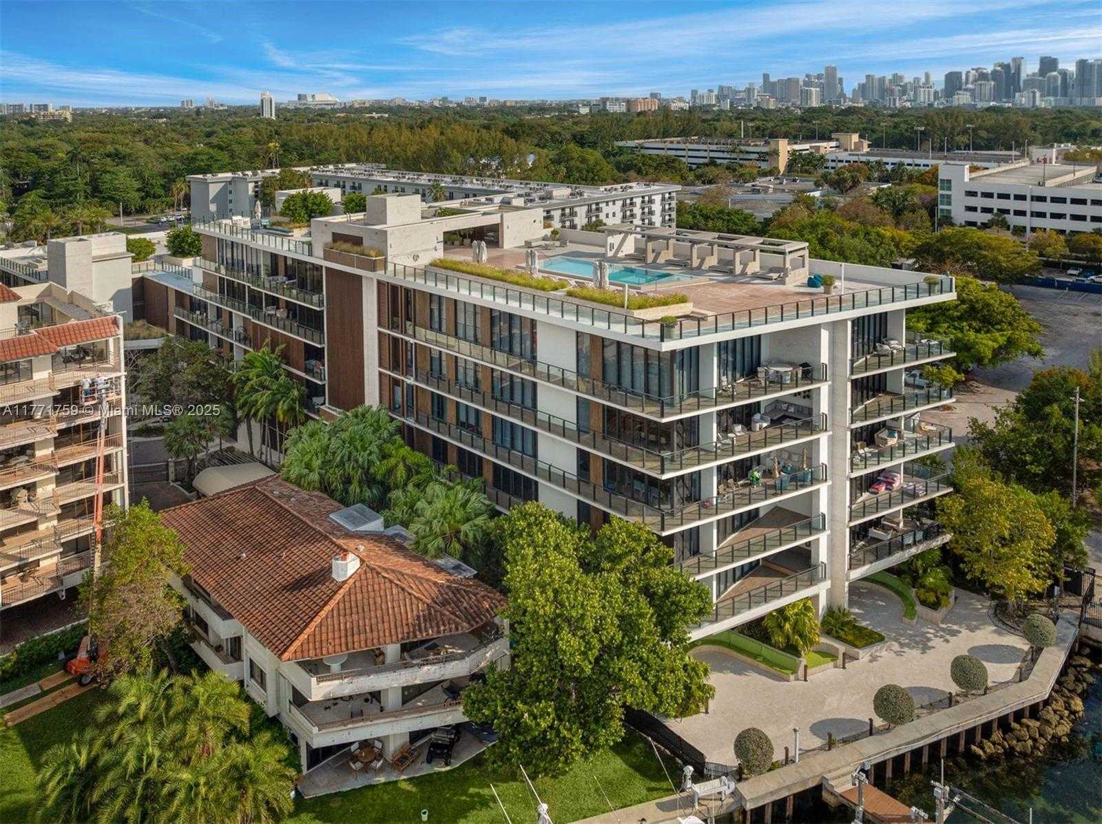 Small Image of 3581 EAST GLENCOE ST #302, Miami Number 18