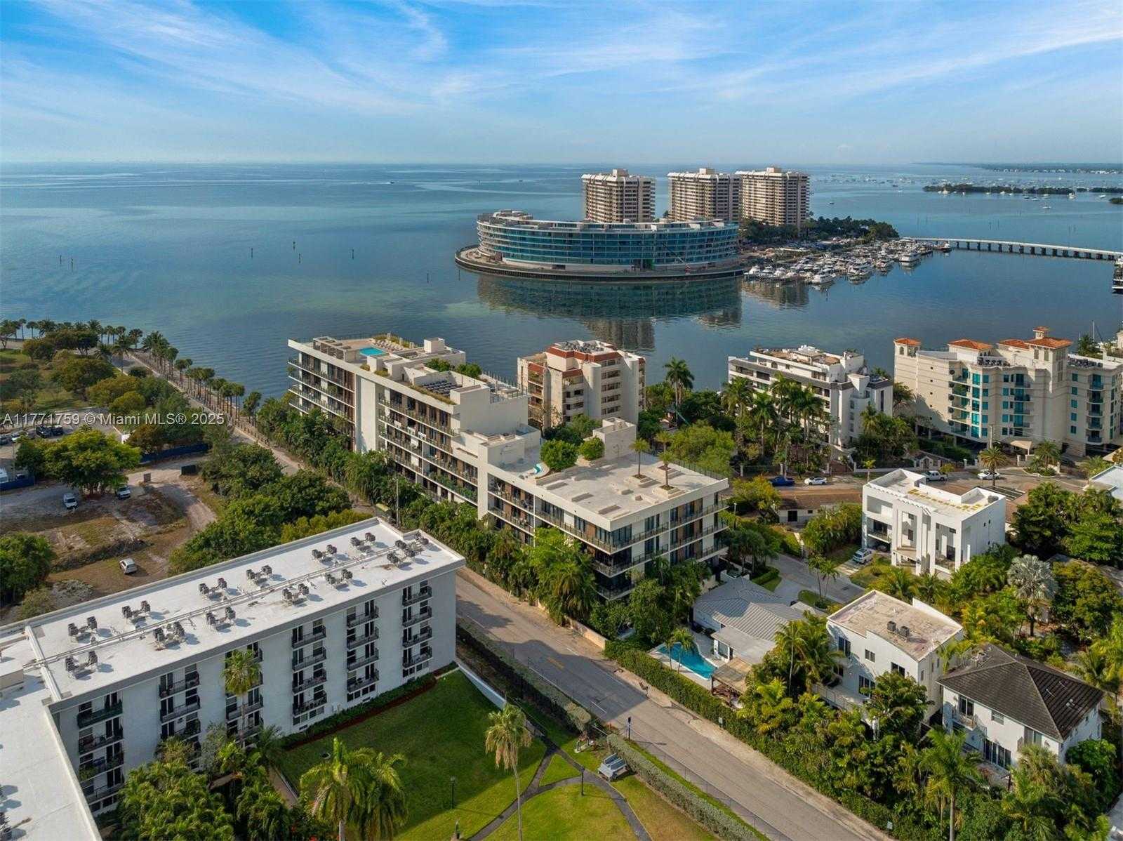 Small Image of 3581 EAST GLENCOE ST #302, Miami Number 19