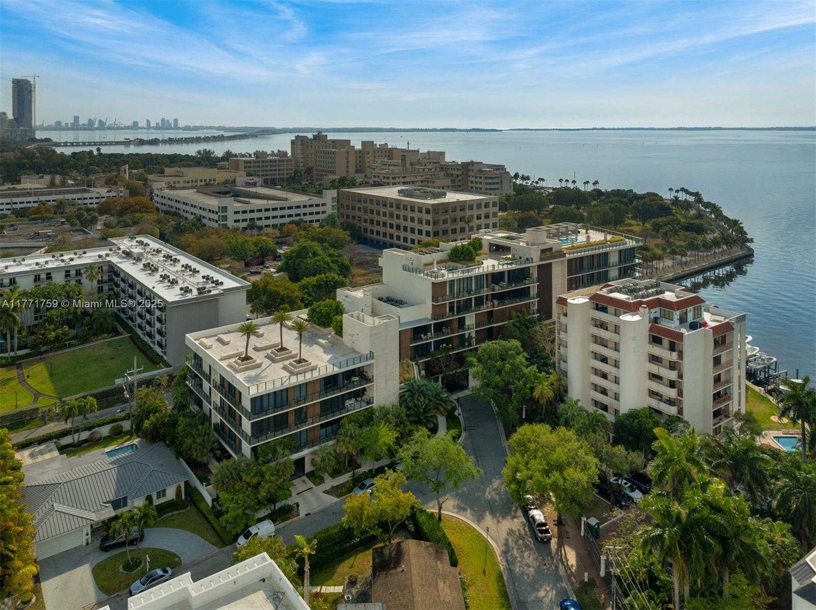 Small Image of 3581 EAST GLENCOE ST #302, Miami Number 21