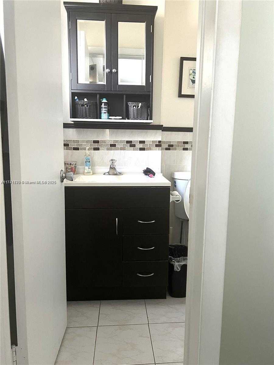 Small Image of 5300 WASHINGTON ST #H237, Hollywood Number 8