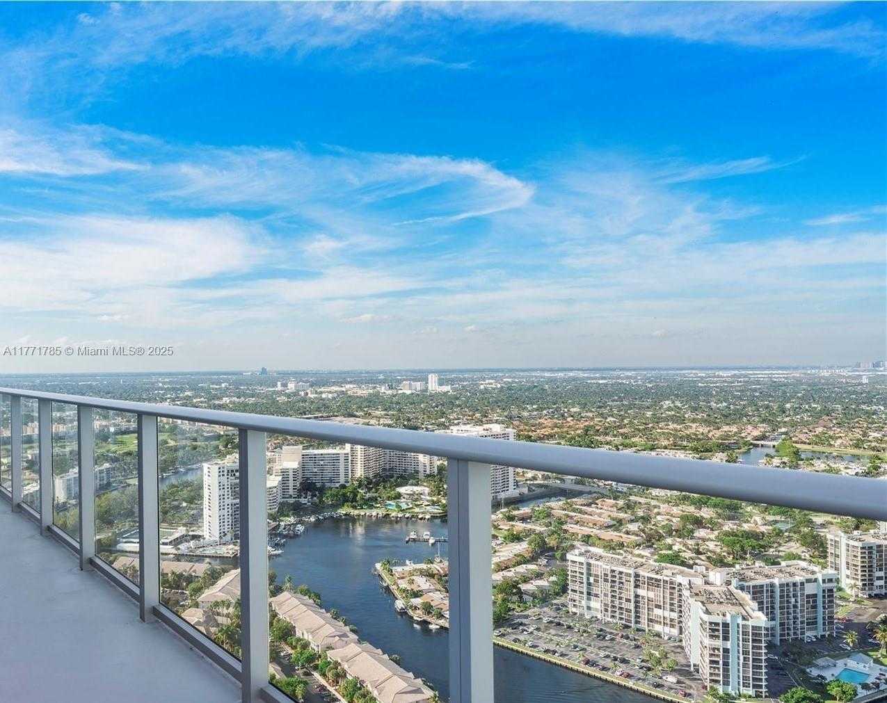 Small Image of 4010 SOUTH OCEAN DR #T4301, Hollywood Number 2