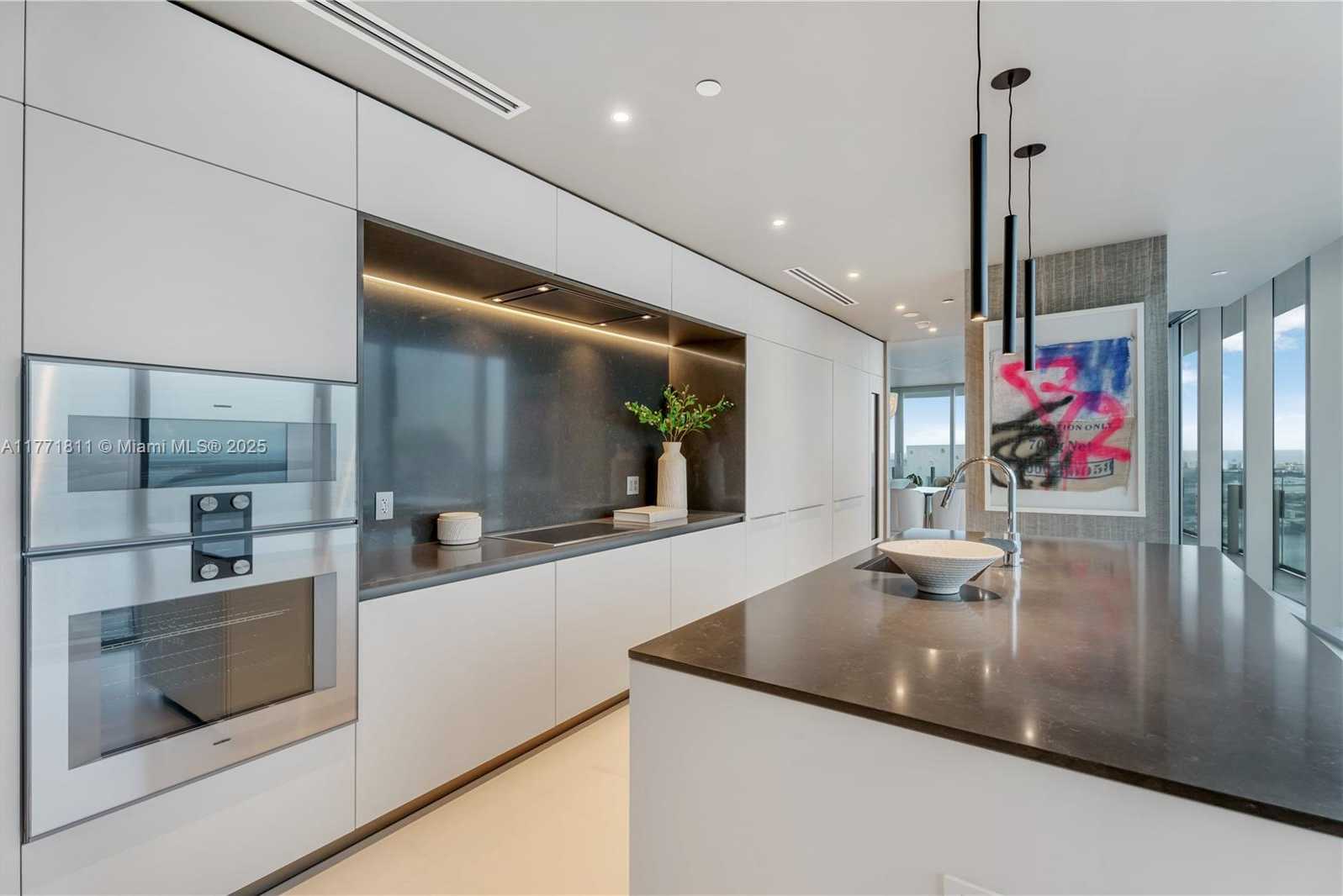 Small Image of 300 BISCAYNE BLVD WAY #4101, Miami Number 12