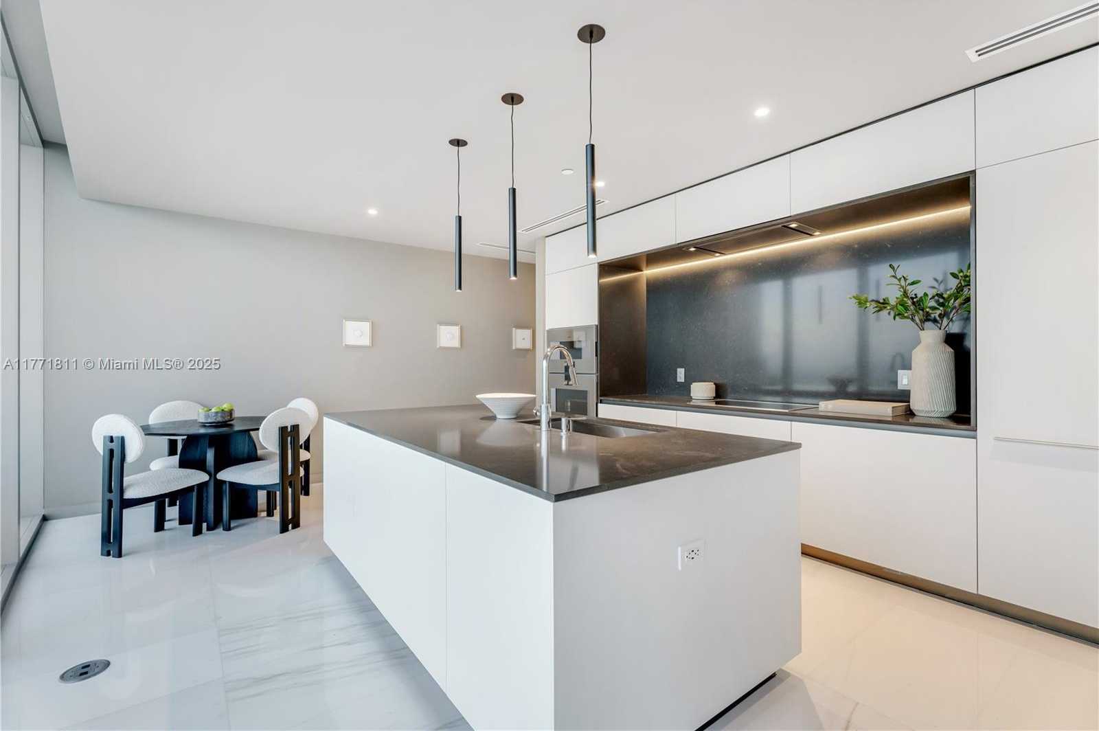 Small Image of 300 BISCAYNE BLVD WAY #4101, Miami Number 14