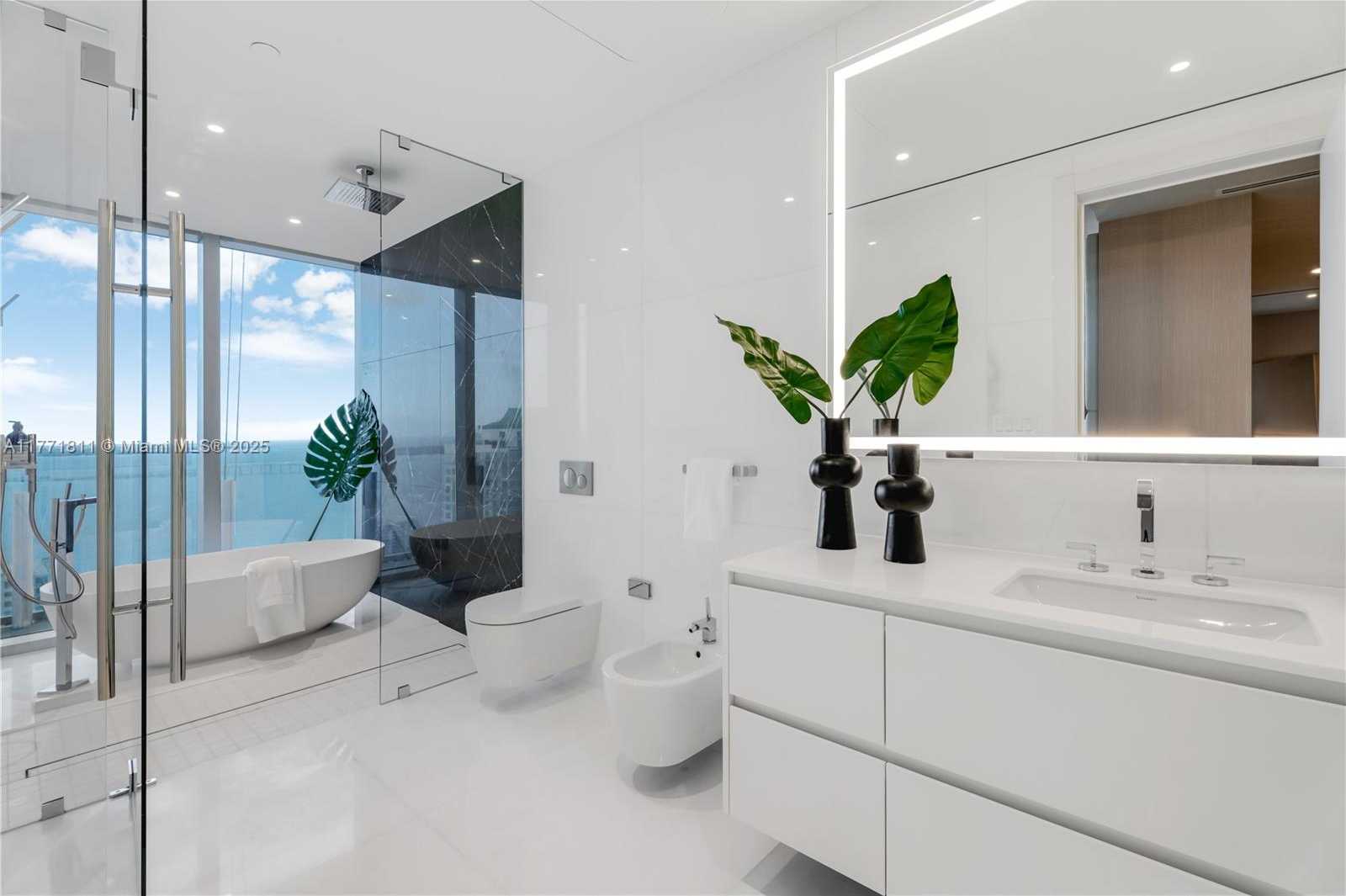 Small Image of 300 BISCAYNE BLVD WAY #4101, Miami Number 26