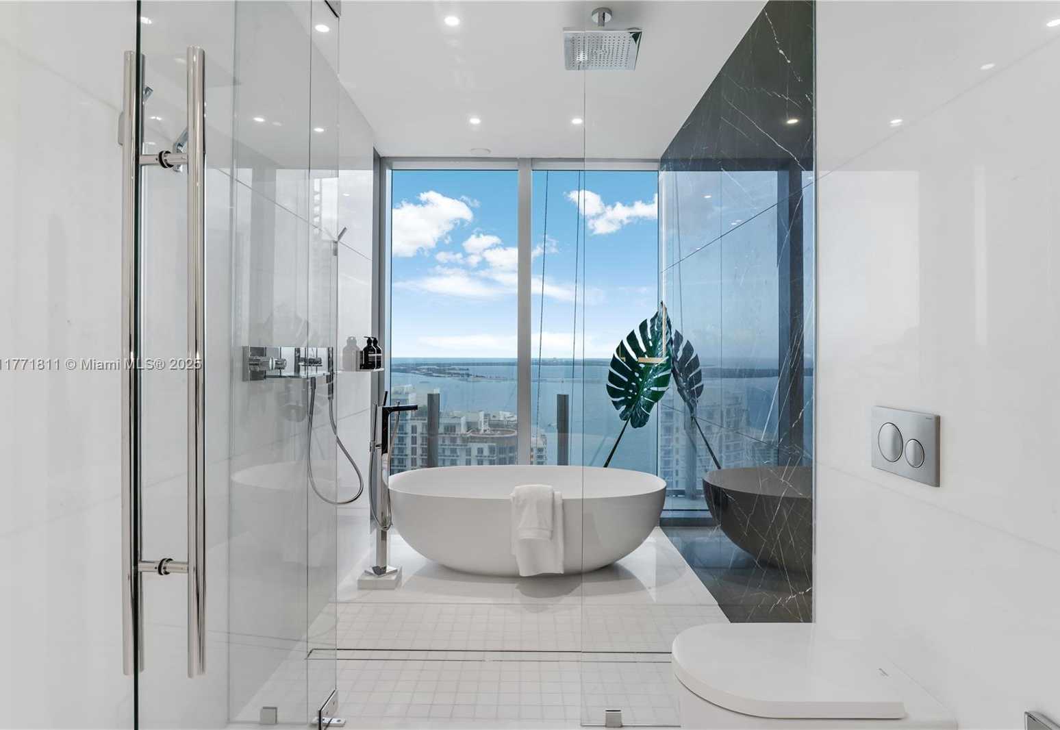 Small Image of 300 BISCAYNE BLVD WAY #4101, Miami Number 27