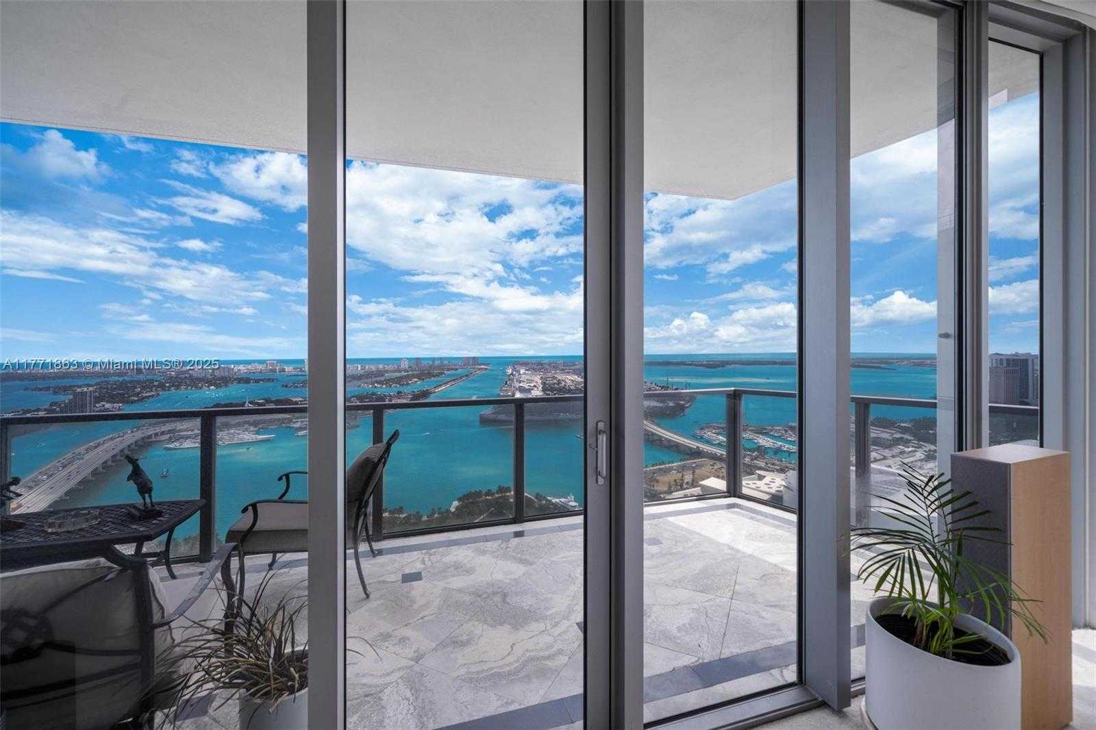 Small Image of 1100 BISCAYNE BLVD #4901, Miami Number 15