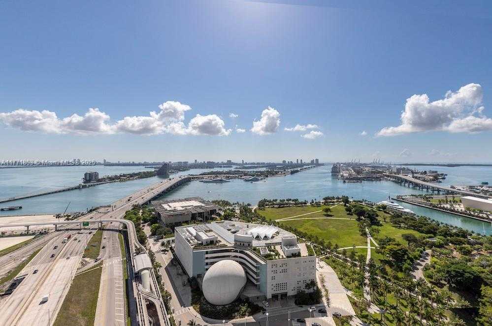 Small Image of 1100 BISCAYNE BLVD #4901, Miami Number 17