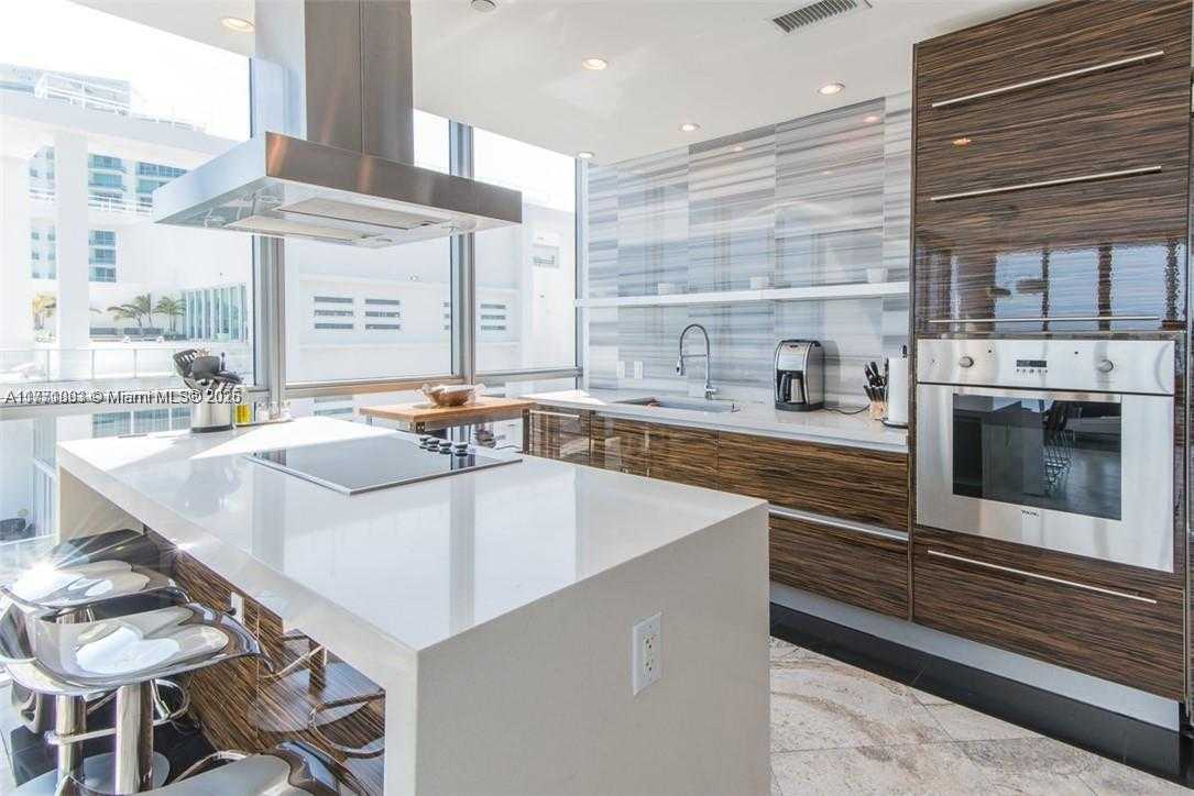 Small Image of 1100 BISCAYNE BLVD #4901, Miami Number 19