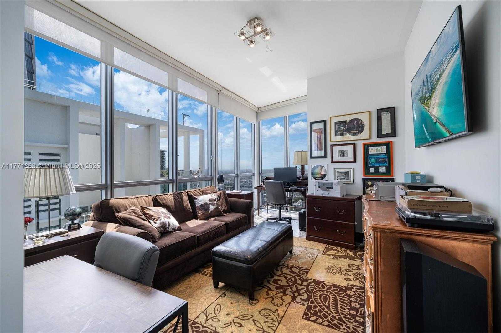 Small Image of 1100 BISCAYNE BLVD #4901, Miami Number 25
