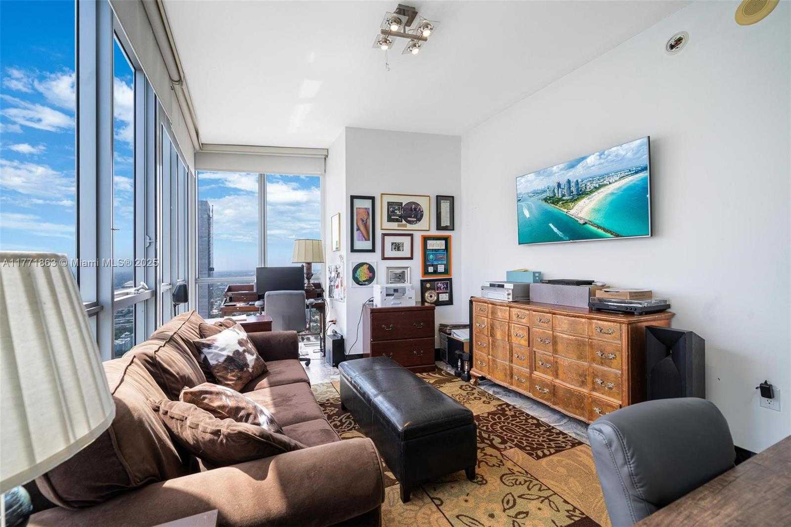 Small Image of 1100 BISCAYNE BLVD #4901, Miami Number 26
