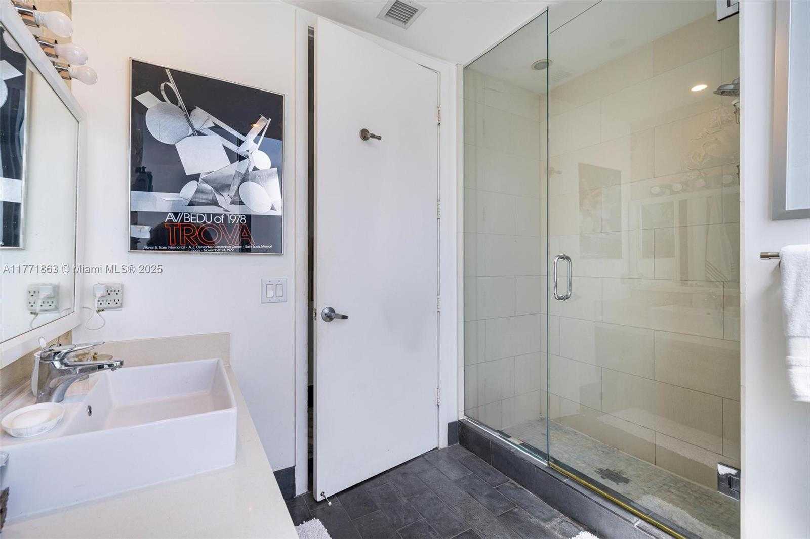Small Image of 1100 BISCAYNE BLVD #4901, Miami Number 35
