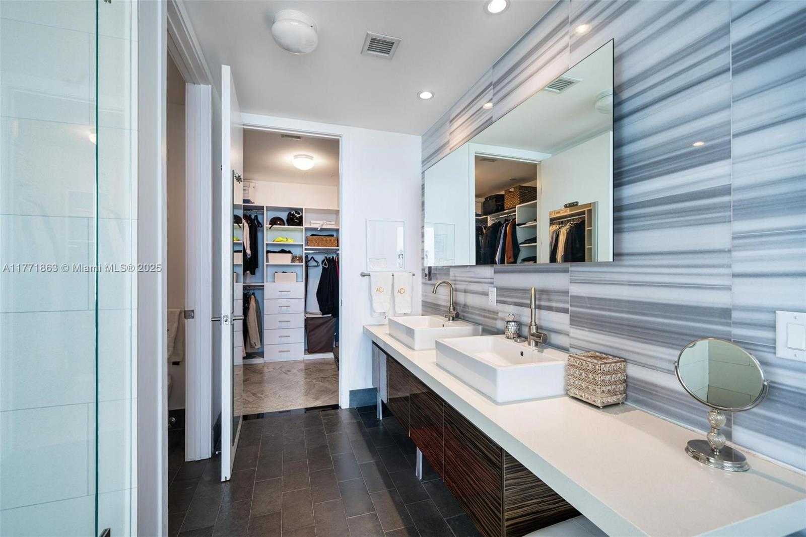 Small Image of 1100 BISCAYNE BLVD #4901, Miami Number 44