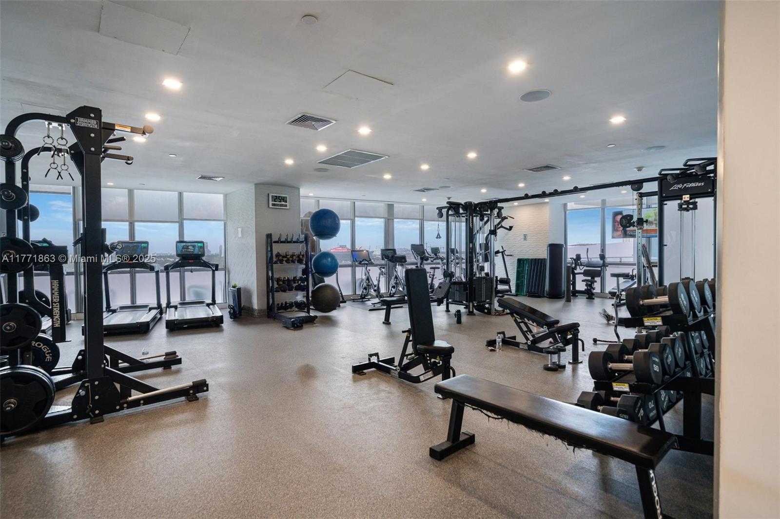 Small Image of 1100 BISCAYNE BLVD #4901, Miami Number 61