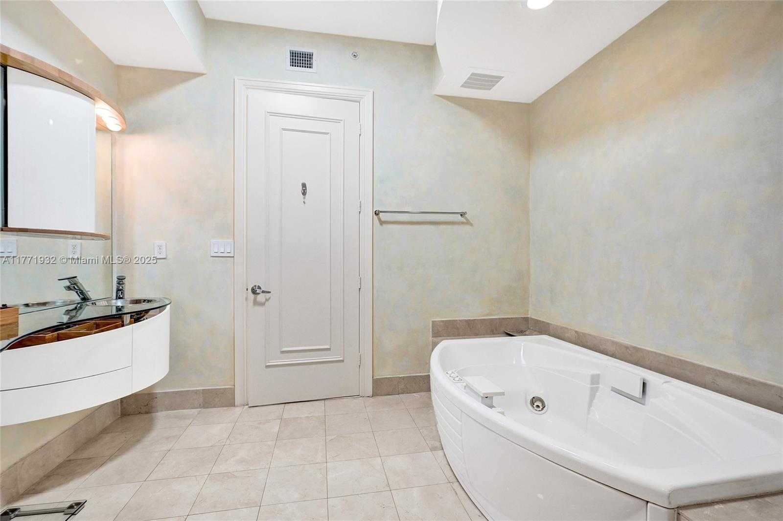 Small Image of 18101 COLLINS AVE #708, Sunny Isles Beach Number 19