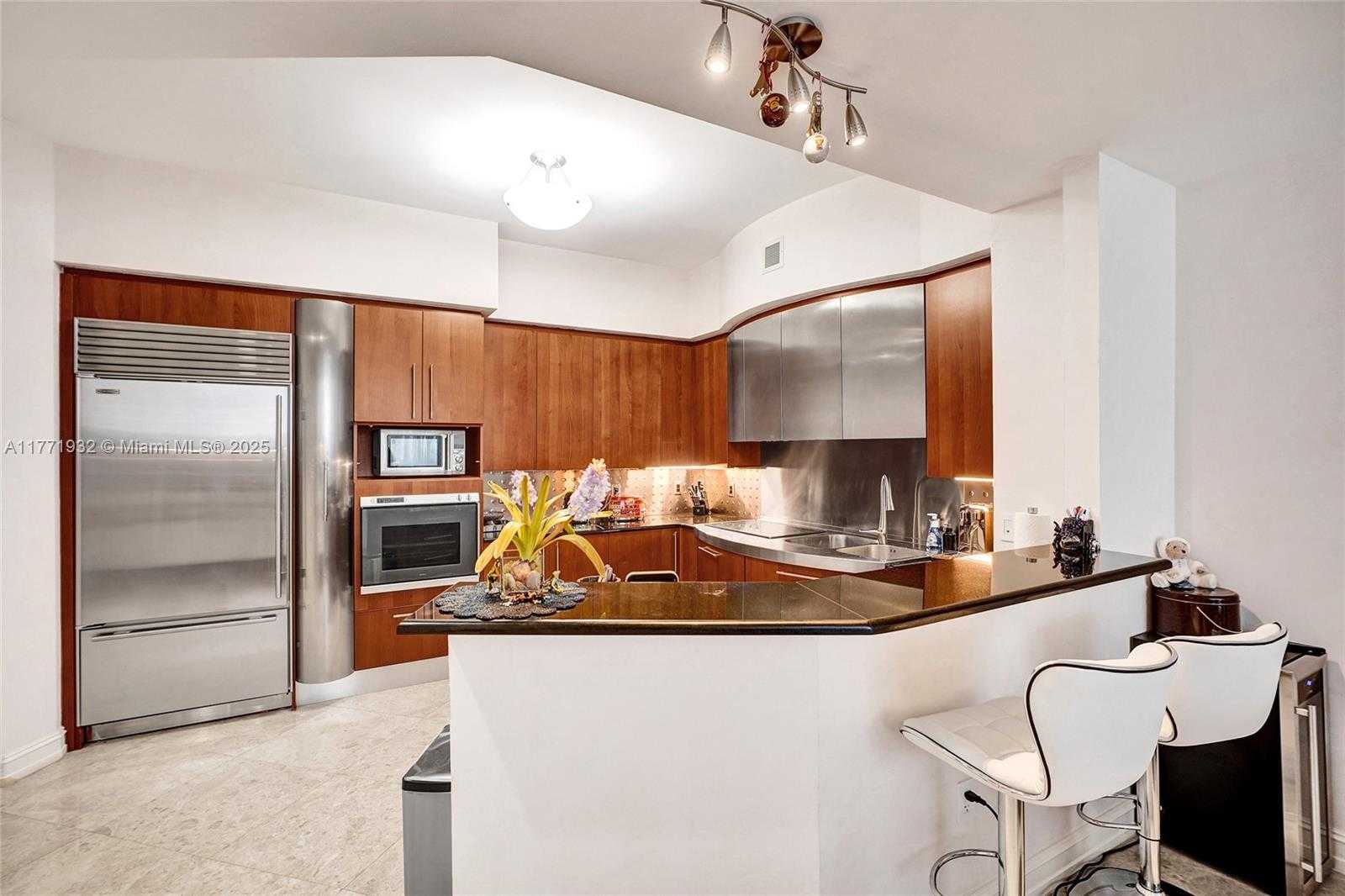 Small Image of 18101 COLLINS AVE #708, Sunny Isles Beach Number 4