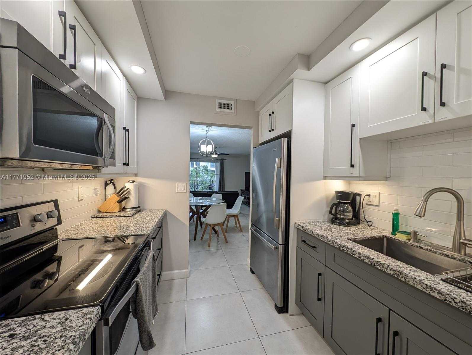Small Image of 201 178TH DR #422, Sunny Isles Beach Number 12