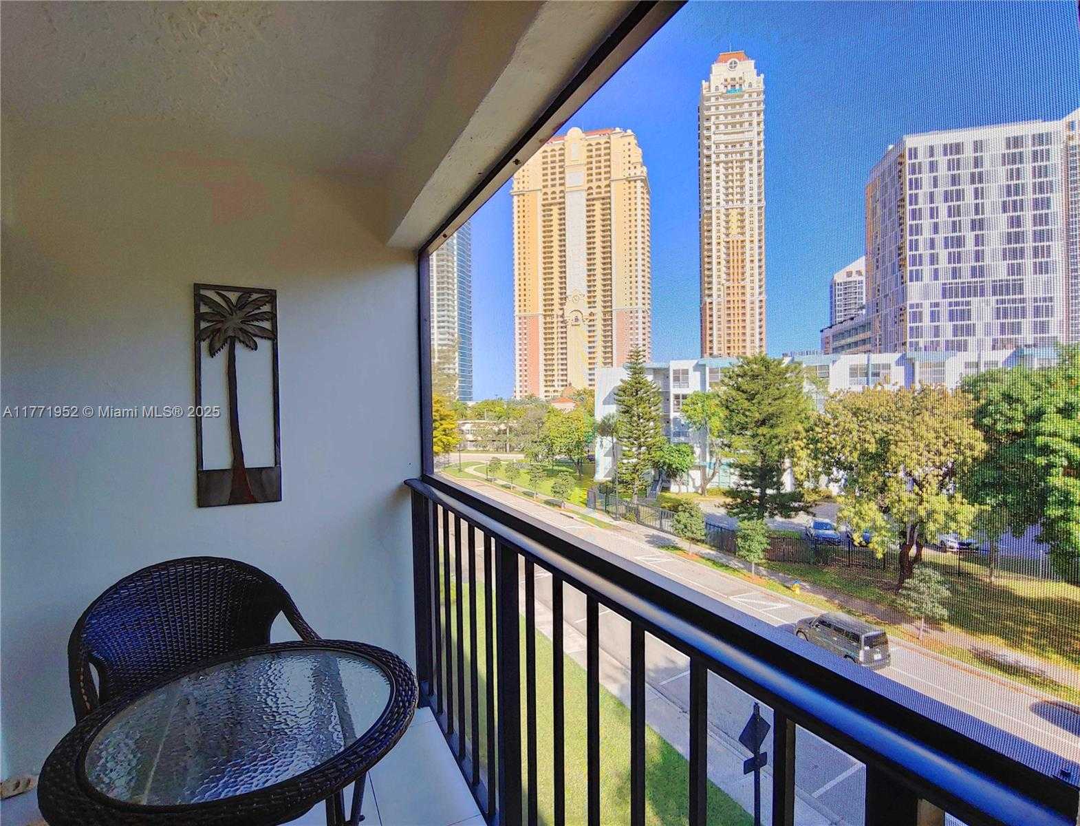 Small Image of 201 178TH DR #422, Sunny Isles Beach Number 3