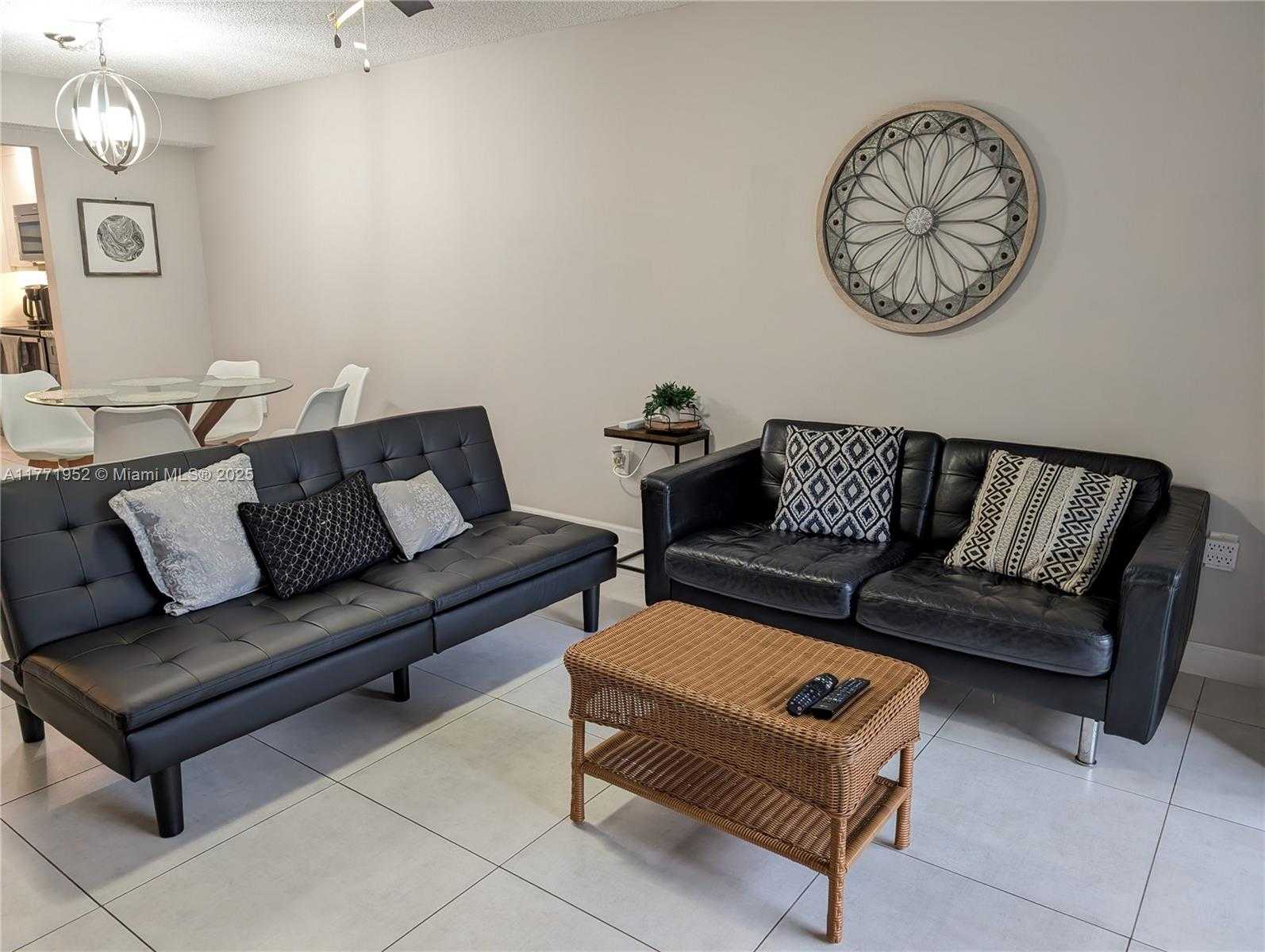Small Image of 201 178TH DR #422, Sunny Isles Beach Number 4