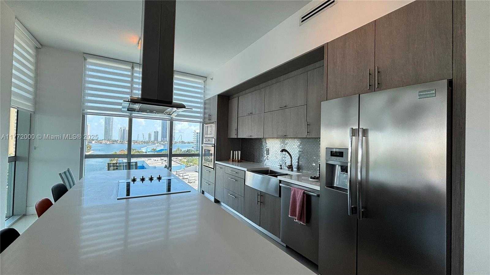Small Image of 3131 NORTH EAST 188TH ST #2-1002, Aventura Number 14