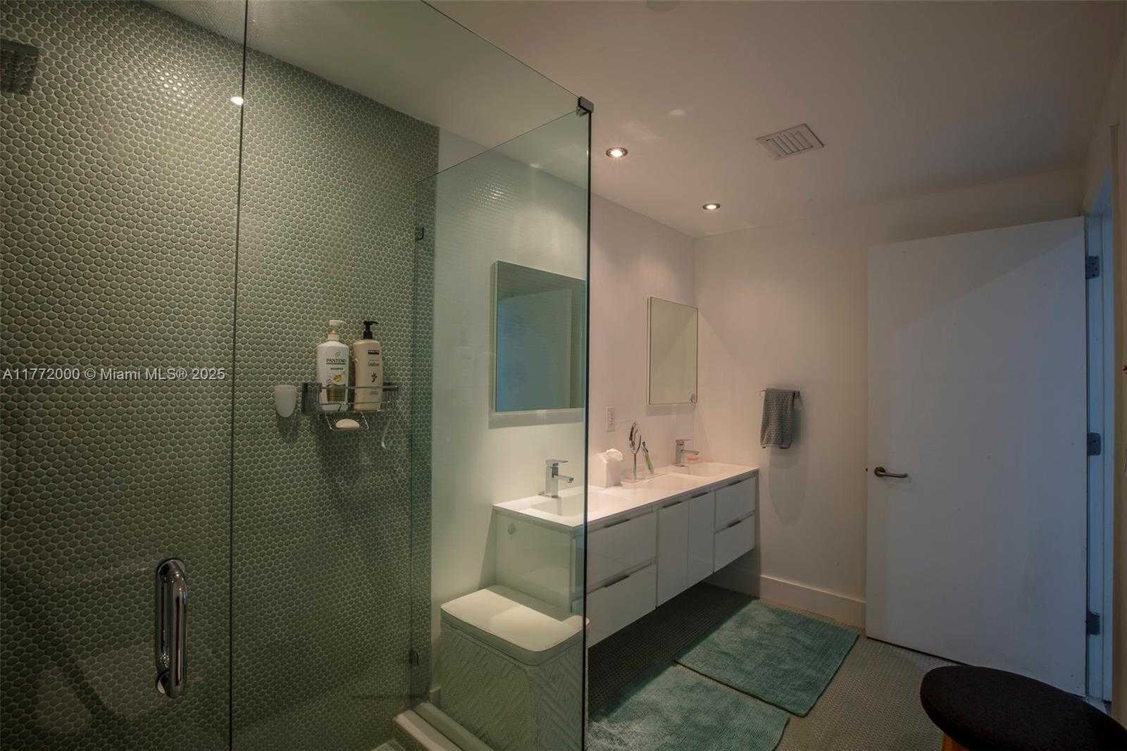 Small Image of 3131 NORTH EAST 188TH ST #2-1002, Aventura Number 26