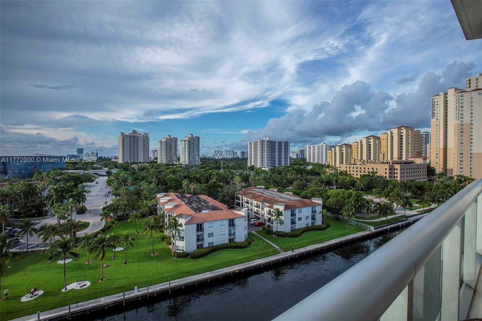 Small Image of 3131 NORTH EAST 188TH ST #2-1002, Aventura Number 37